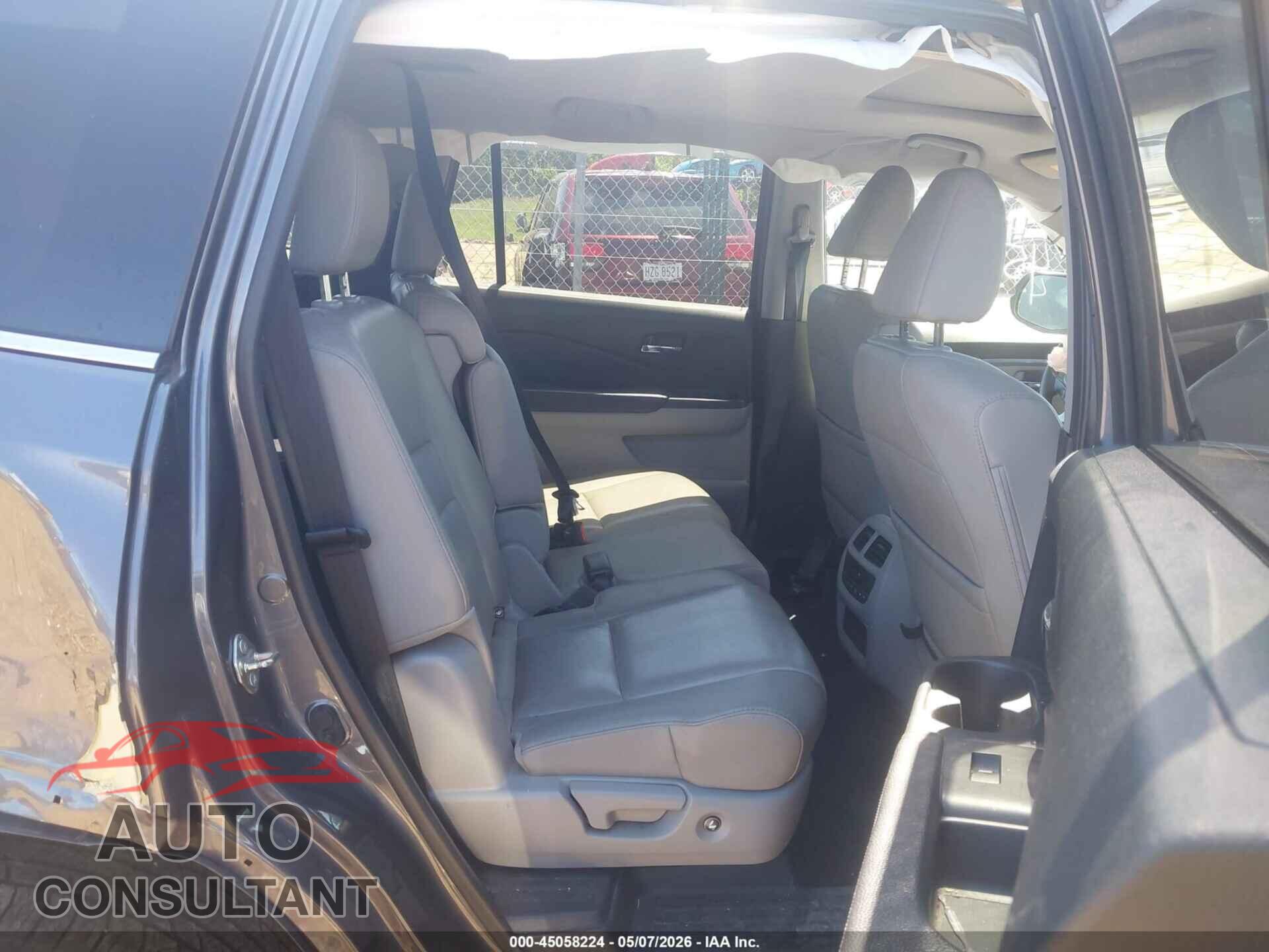 HONDA PILOT 2017 - 5FNYF6H72HB009558