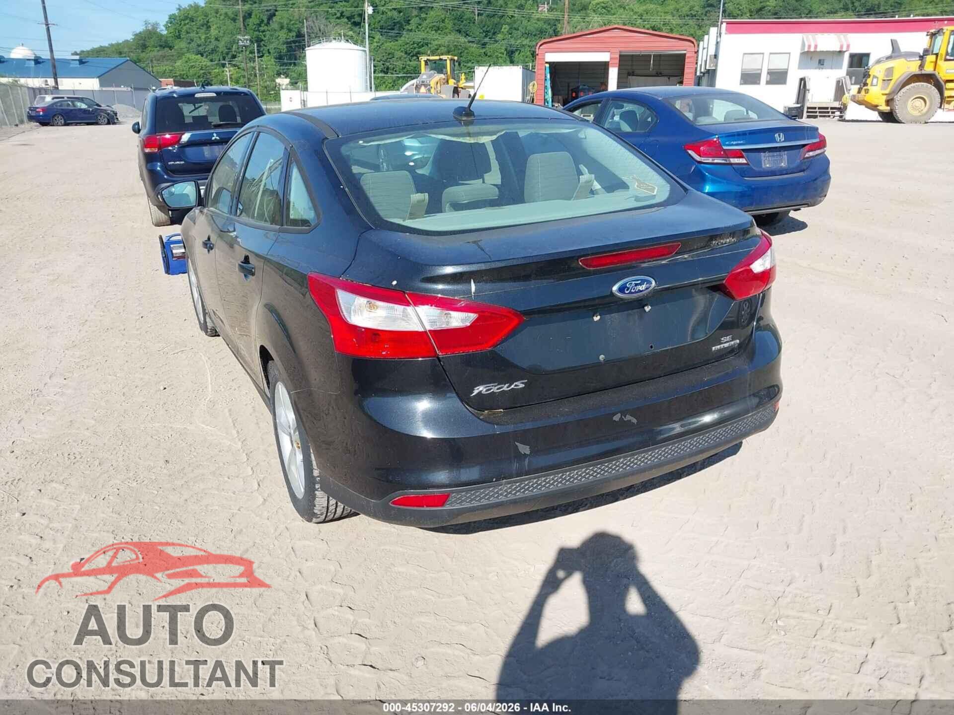 FORD FOCUS 2014 - 1FADP3F22EL425982