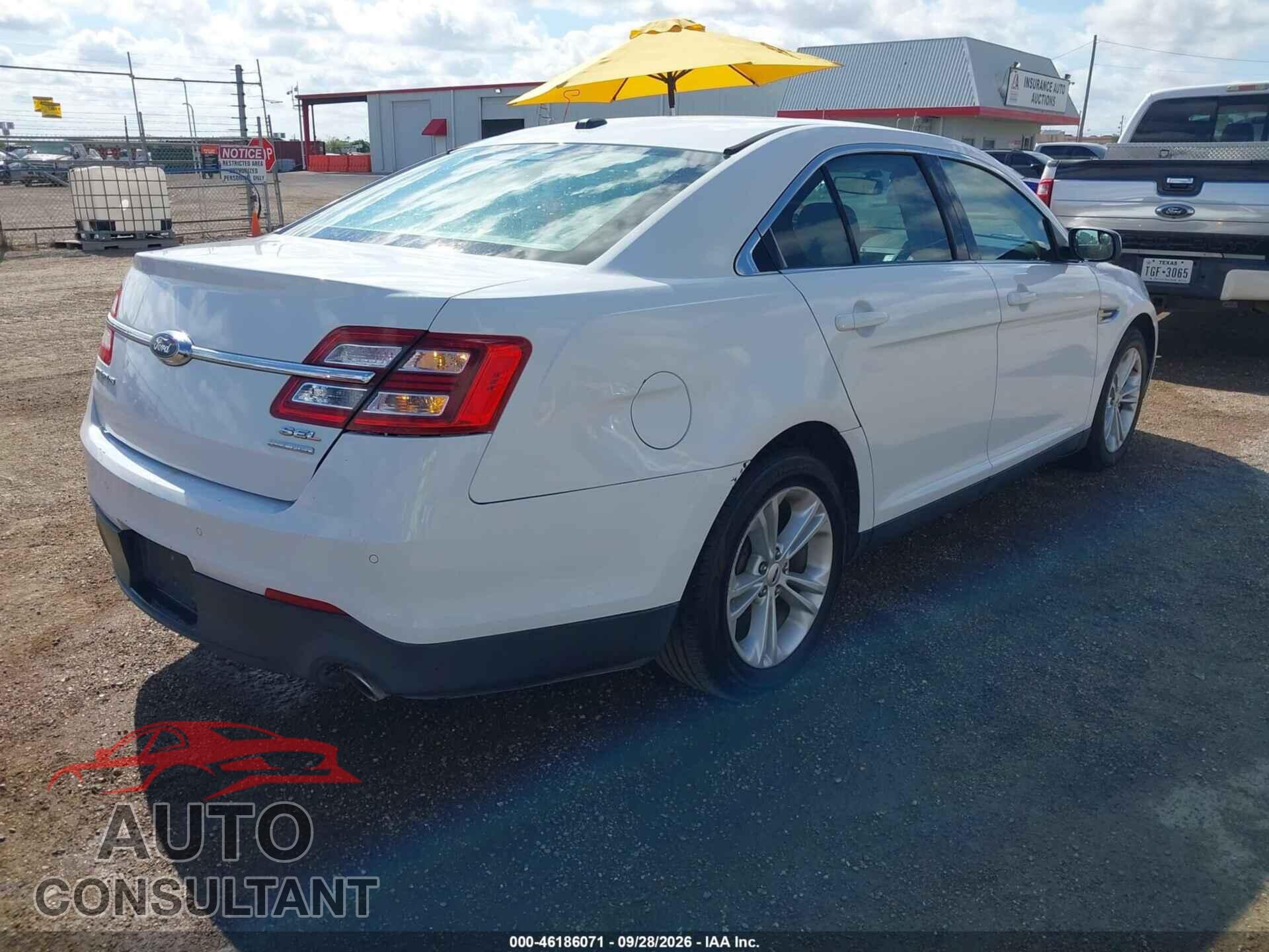 FORD TAURUS 2015 - 1FAHP2E80FG112537
