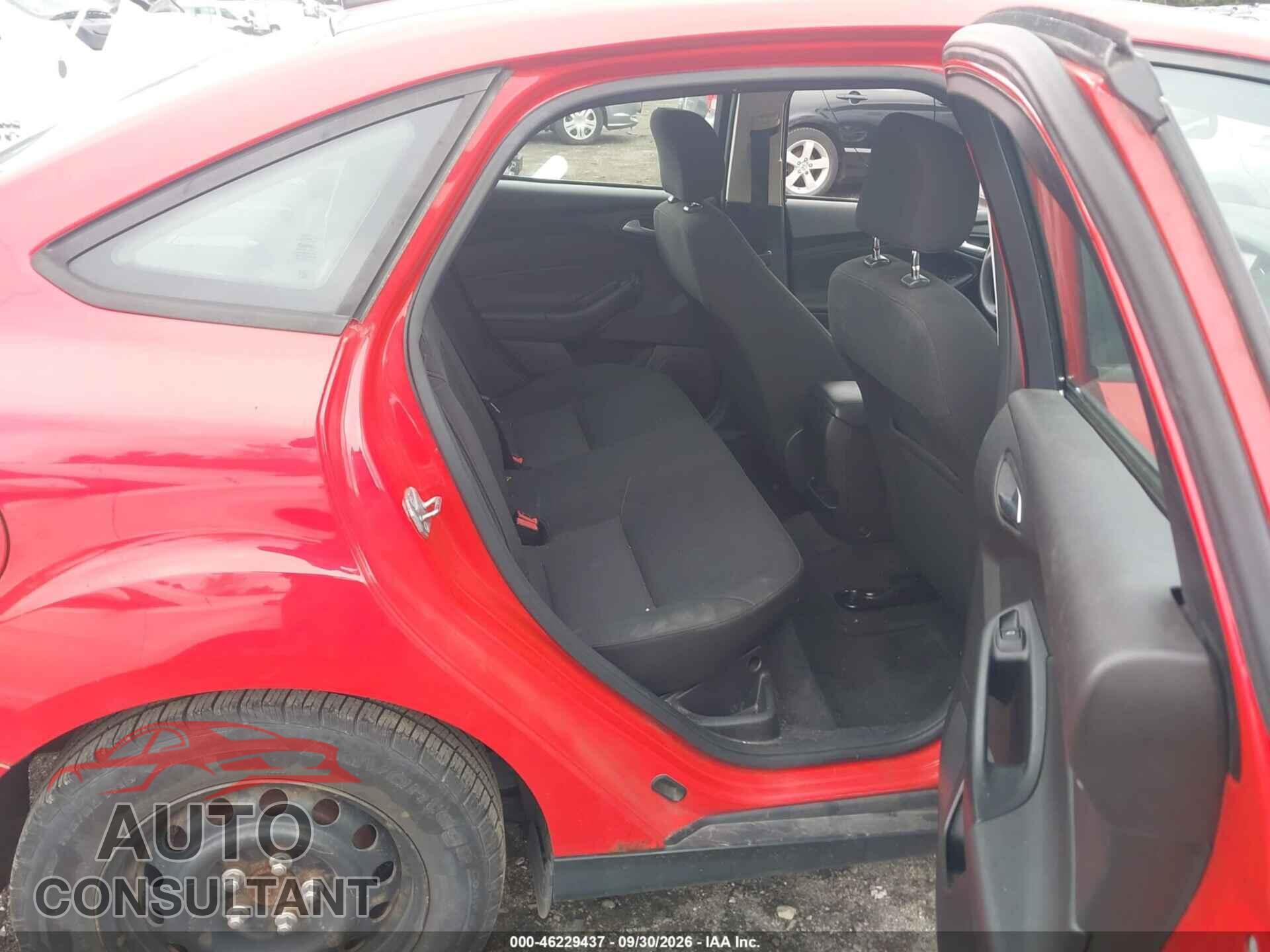 FORD FOCUS 2015 - 1FADP3F21FL353075