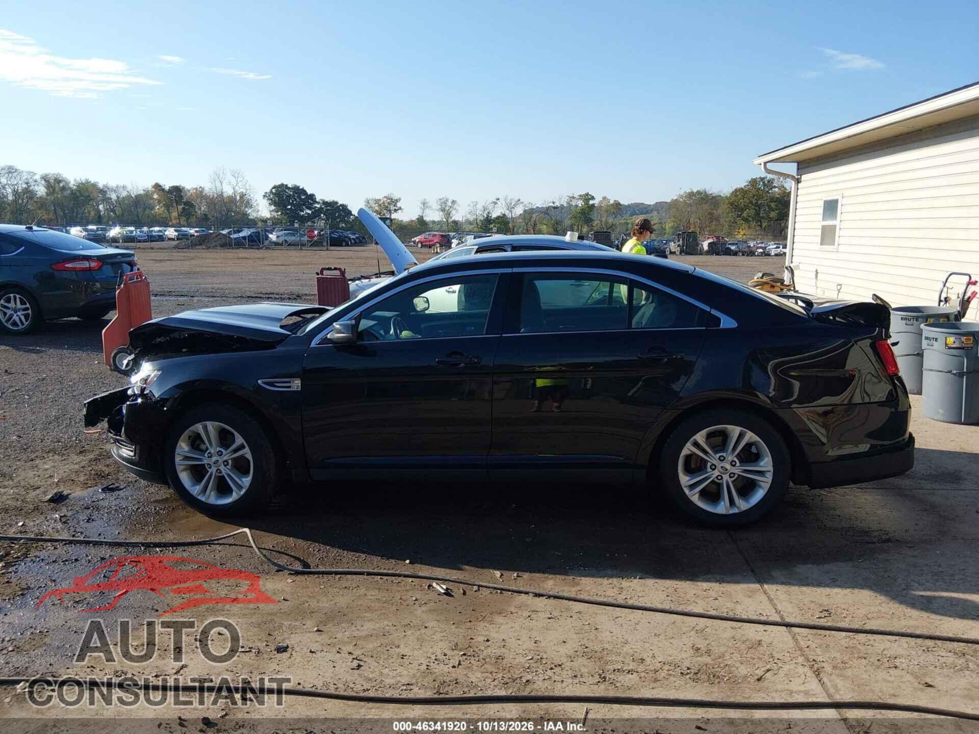 FORD TAURUS 2016 - 1FAHP2E85GG131523