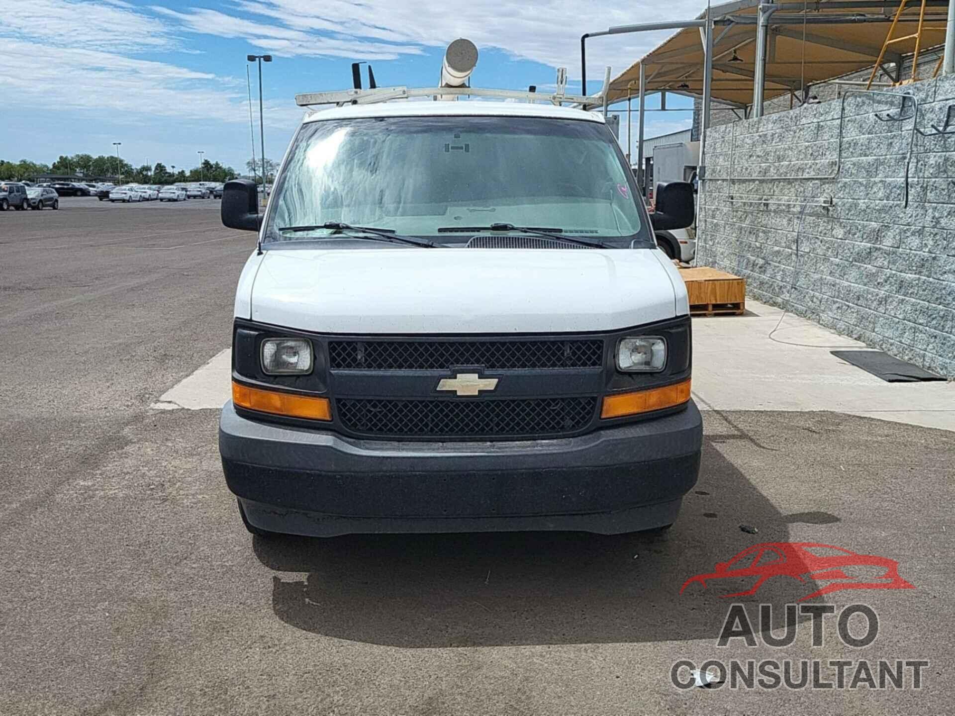 CHEVROLET EXPRESS G2500 2017 - 1GCWGAFF3H1176053