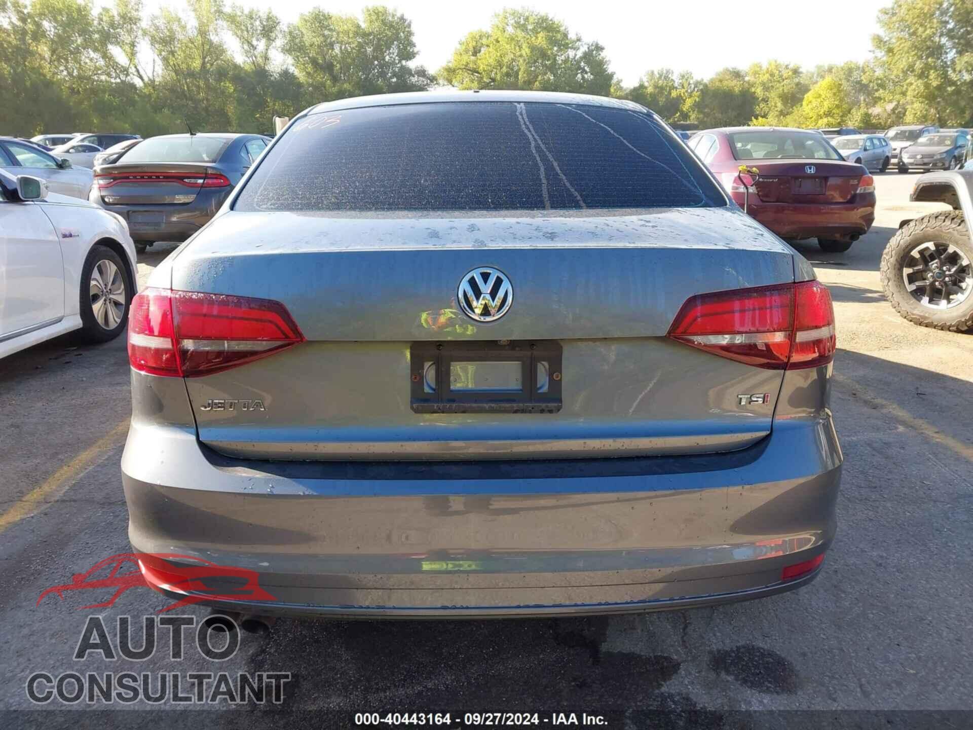 VOLKSWAGEN JETTA 2017 - 3VW2B7AJ8HM228255