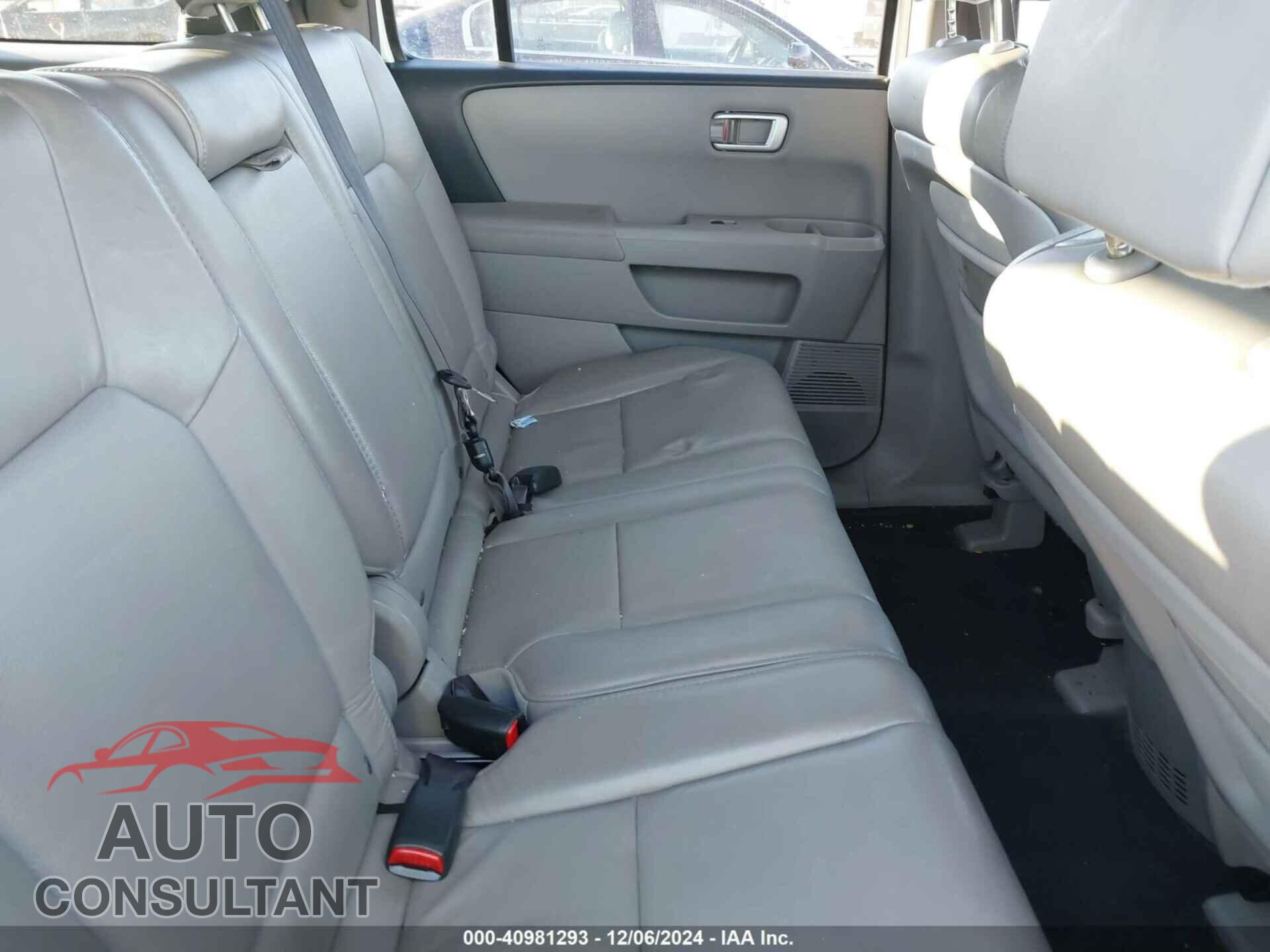 HONDA PILOT 2011 - 5FNYF3H56BB014895