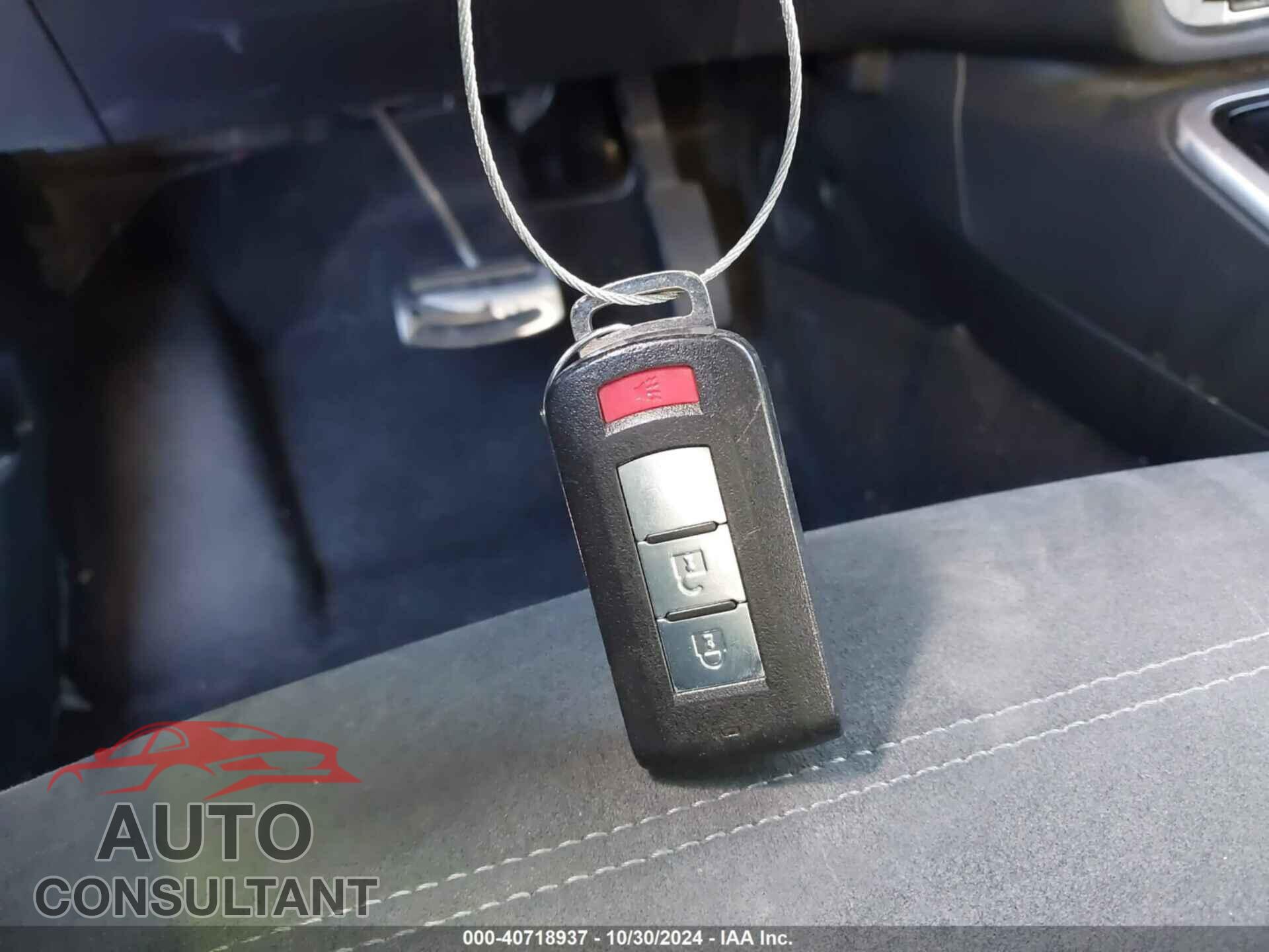 MITSUBISHI OUTLANDER 2020 - JA4AD3A32LZ024376