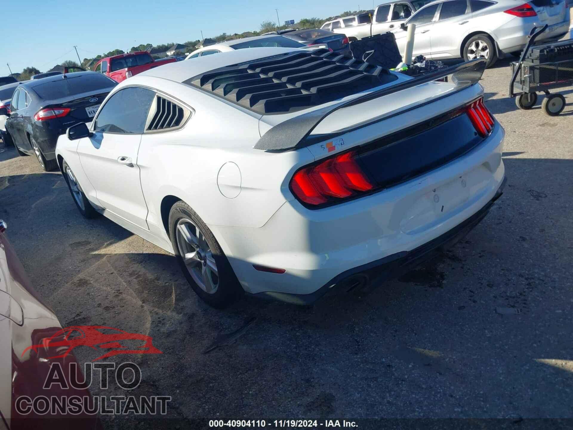 FORD MUSTANG 2018 - 1FA6P8TH1J5116498