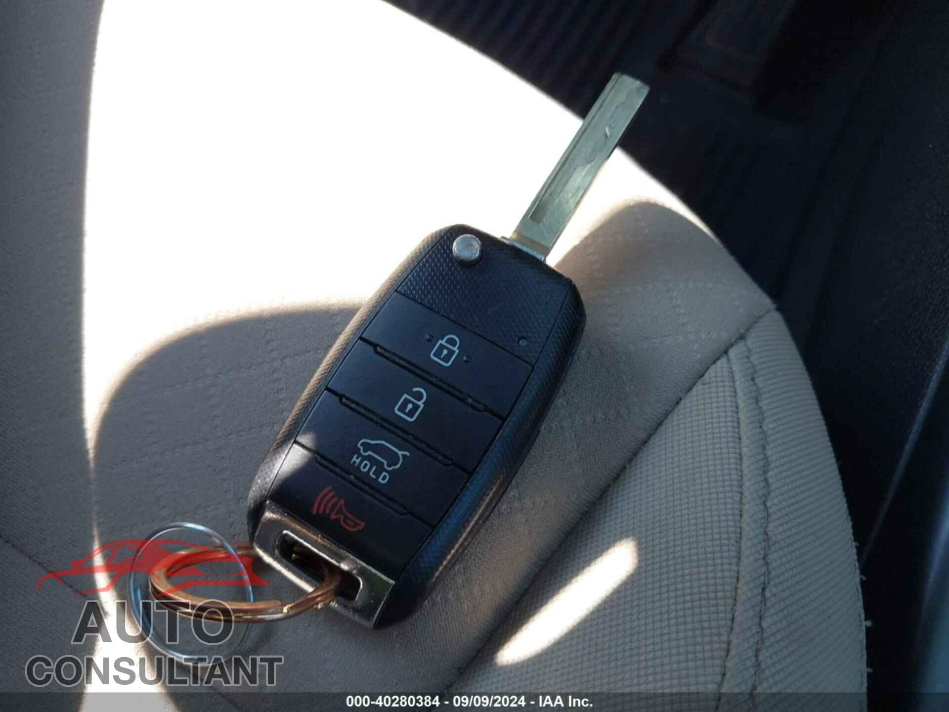 KIA SORENTO 2017 - 5XYPGDA56HG335068