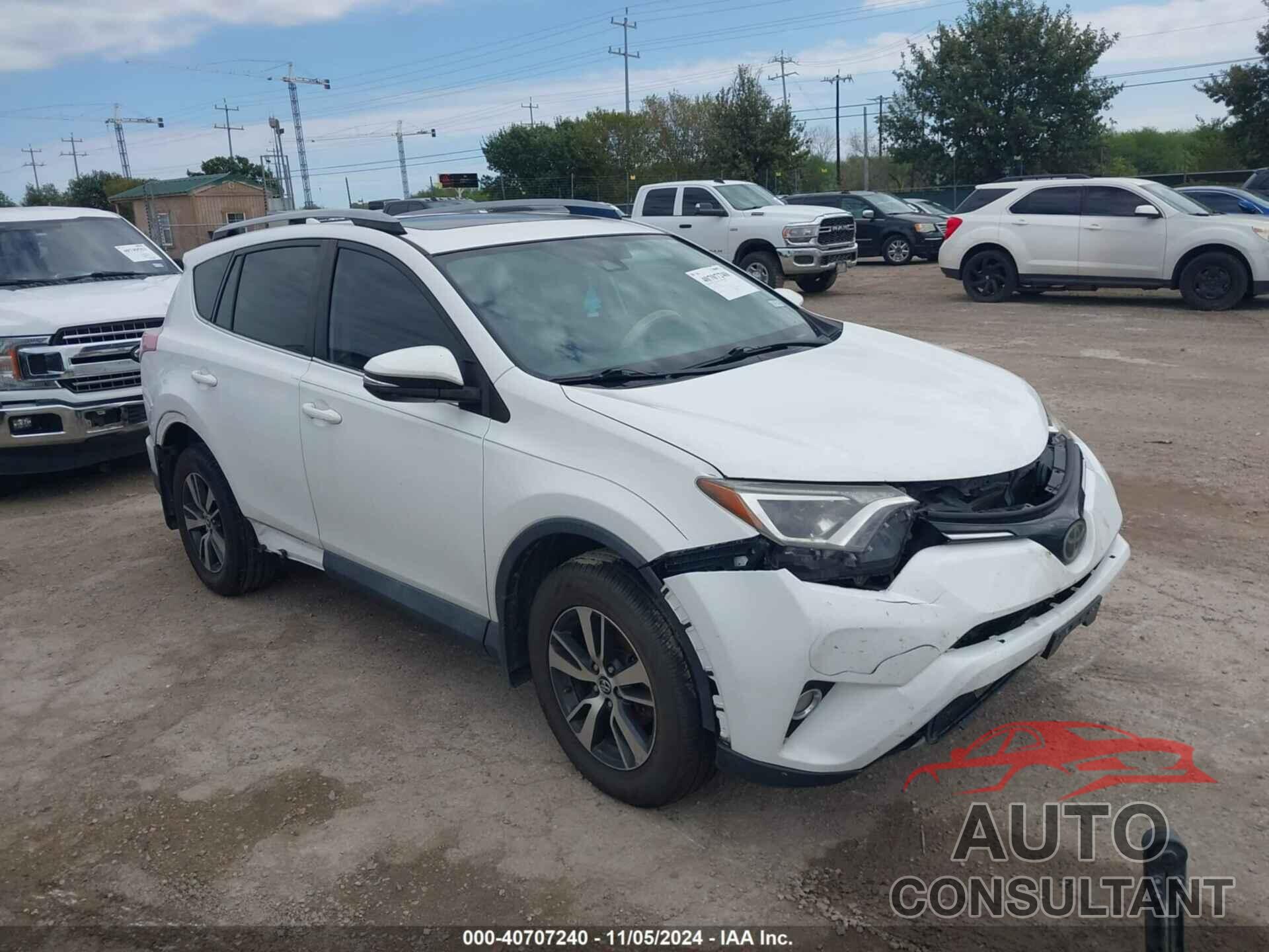 TOYOTA RAV4 2017 - JTMWFREV9HD097026