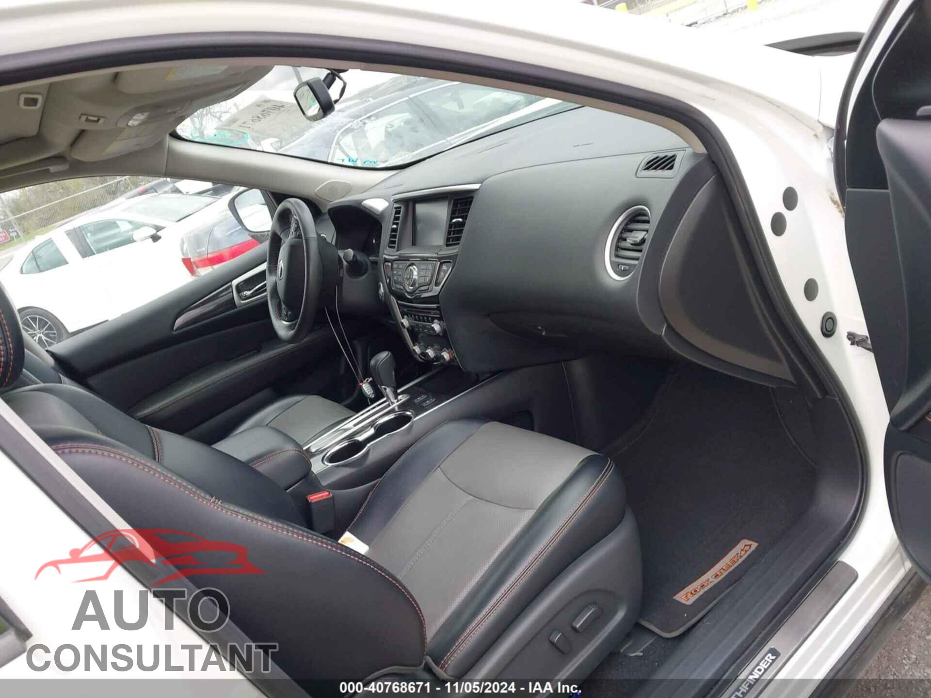 NISSAN PATHFINDER 2020 - 5N1DR2CN2LC609843