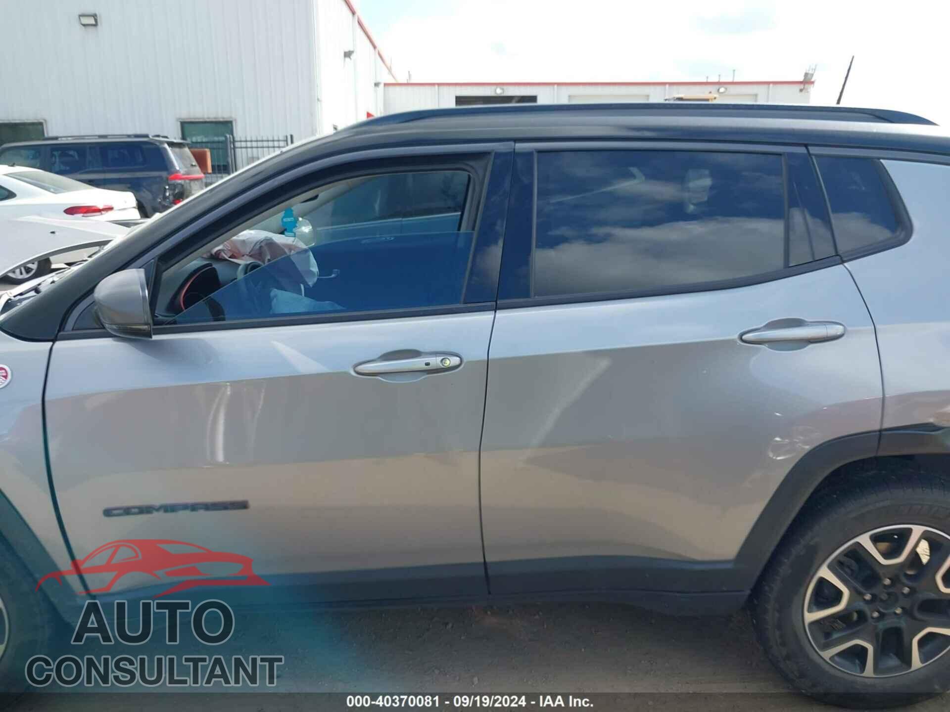 JEEP COMPASS 2020 - 3C4NJDDB2LT111775
