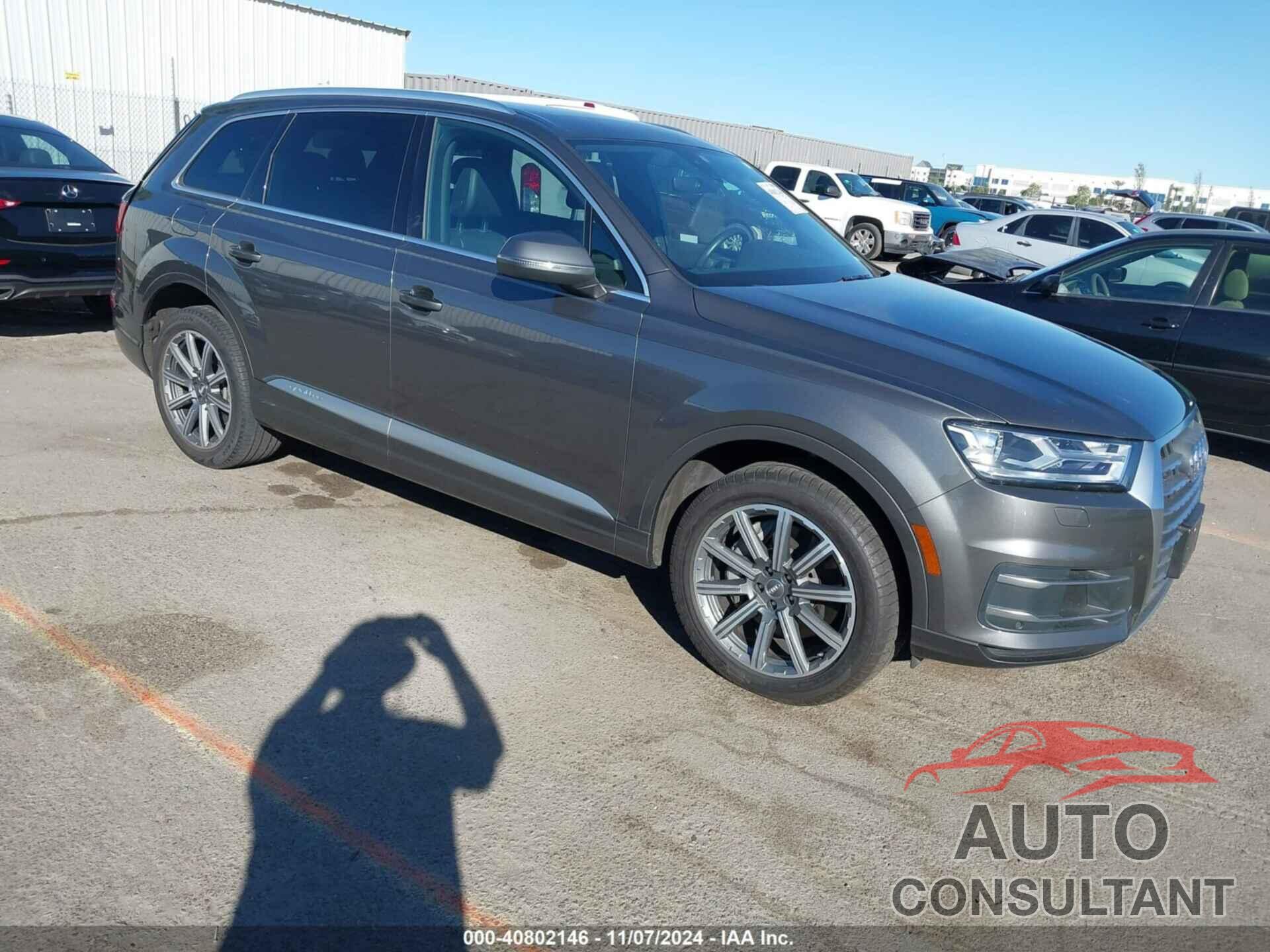 AUDI Q7 2018 - WA1LHAF77JD041598