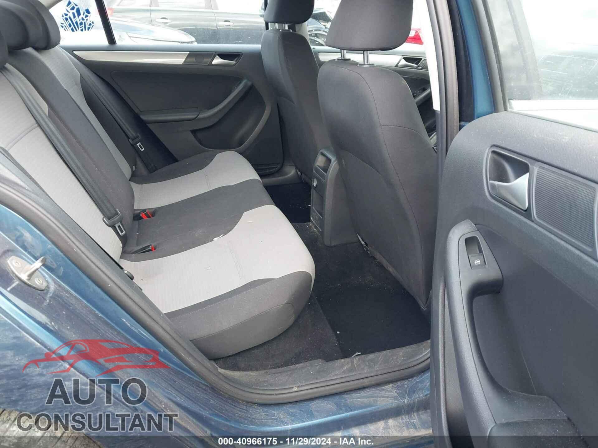 VOLKSWAGEN JETTA 2017 - 3VW2B7AJ7HM387591