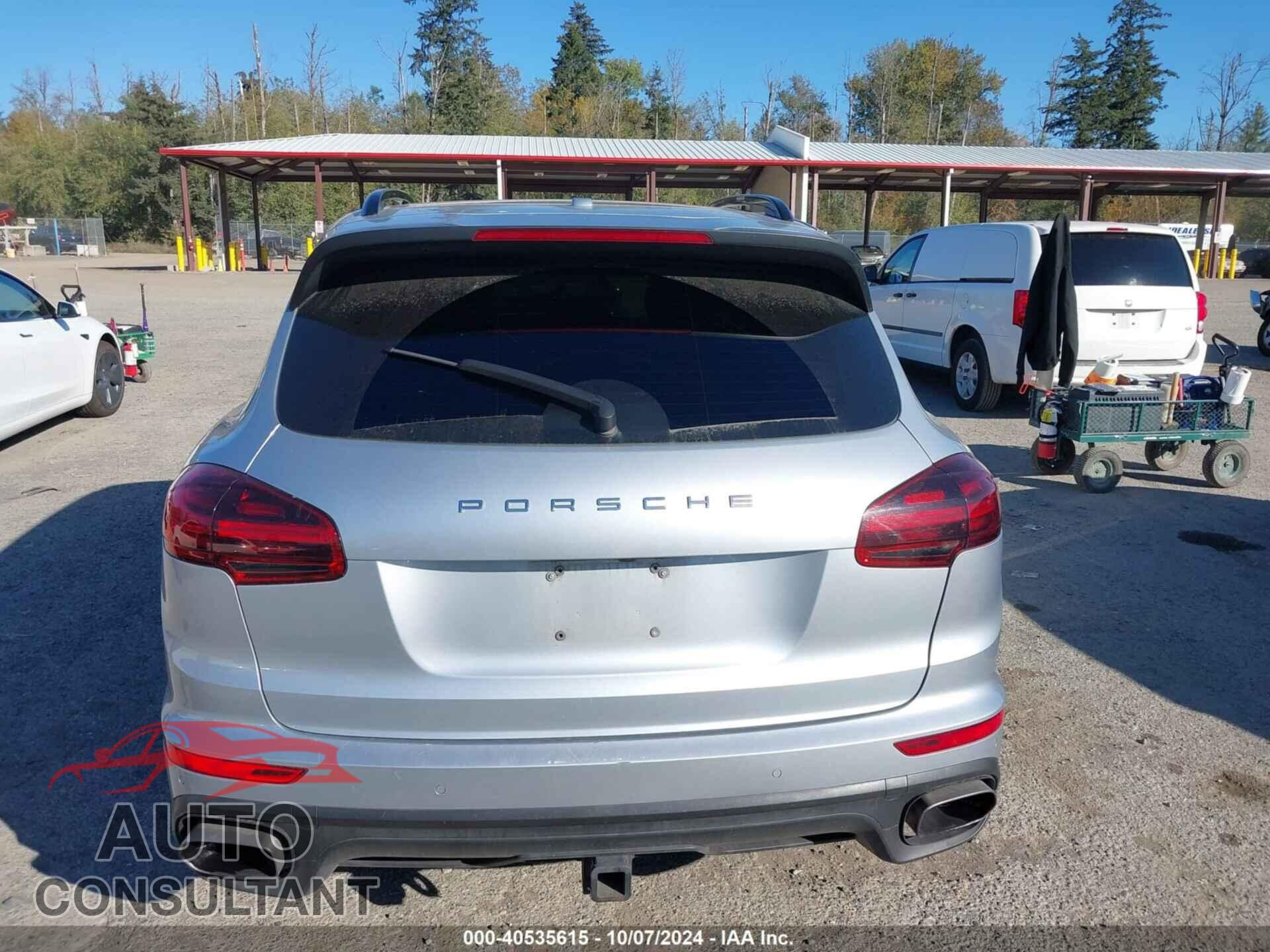 PORSCHE CAYENNE 2018 - WP1AA2A26JKA06659