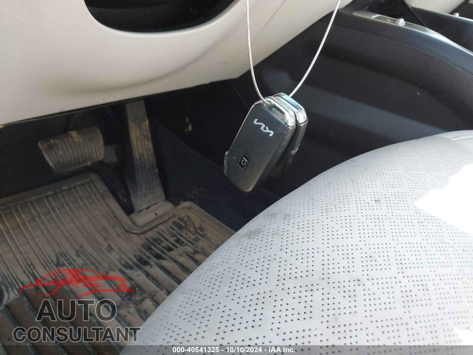 KIA SORENTO 2023 - 5XYRLDLC2PG175446