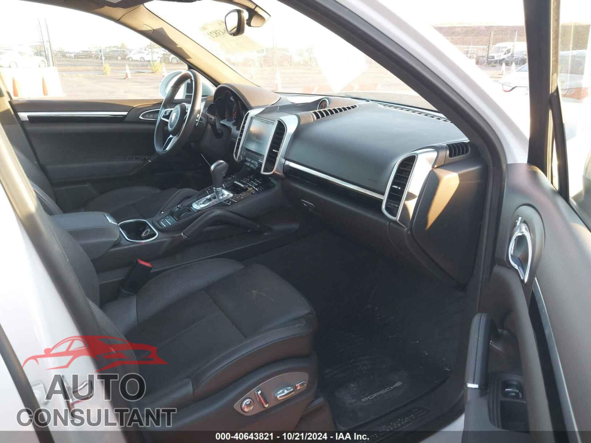 PORSCHE CAYENNE 2017 - WP1AA2A24HKA86683