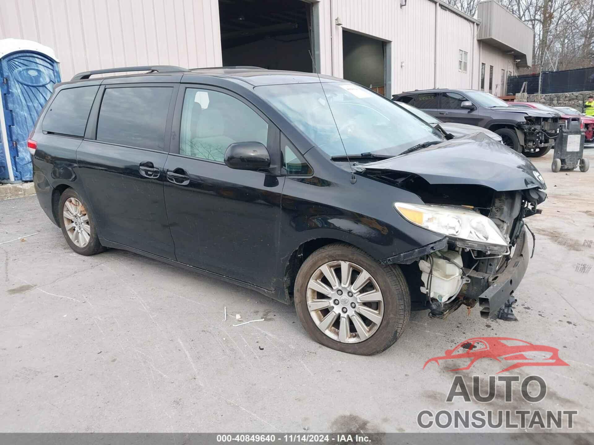 TOYOTA SIENNA 2013 - 5TDJK3DC0DS071030