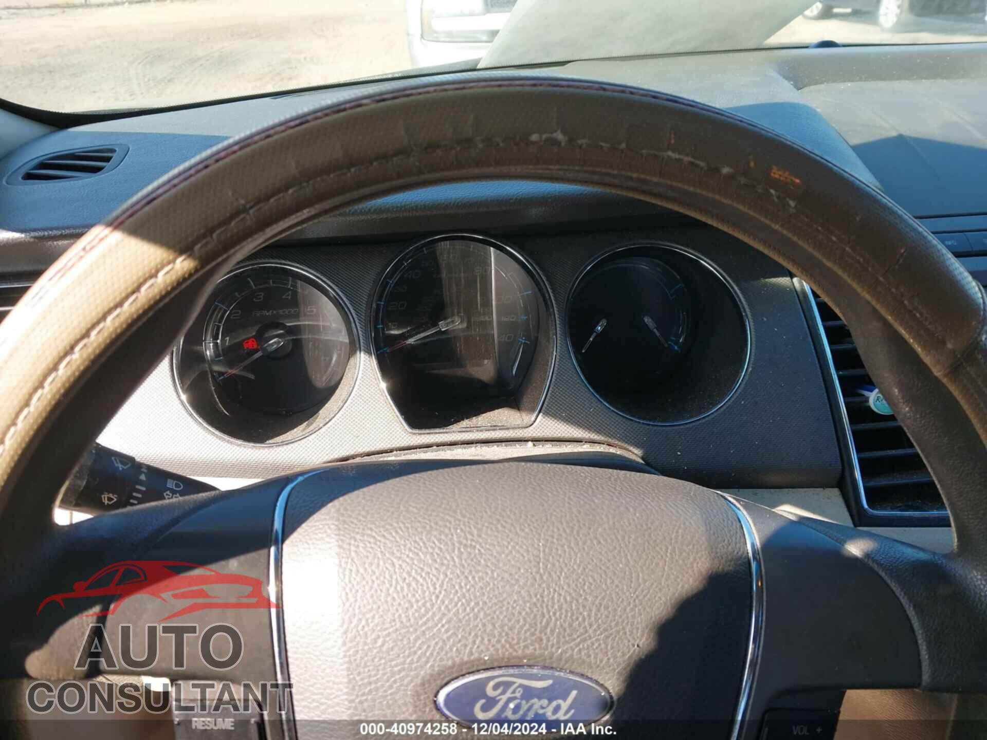 FORD TAURUS 2010 - 1FAHP2DW4AG120939
