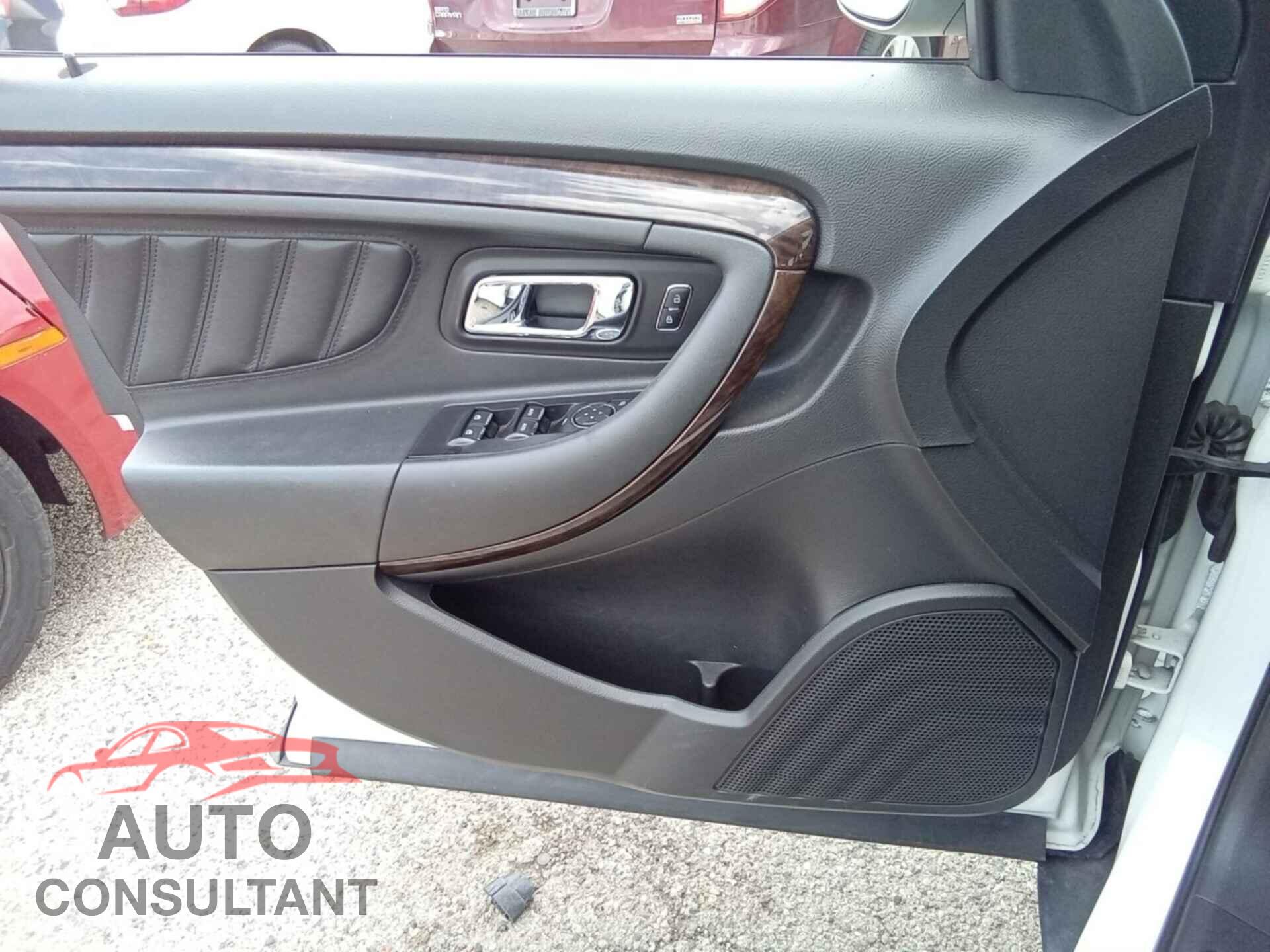 FORD TAURUS 2019 - 1FAHP2F84KG115336