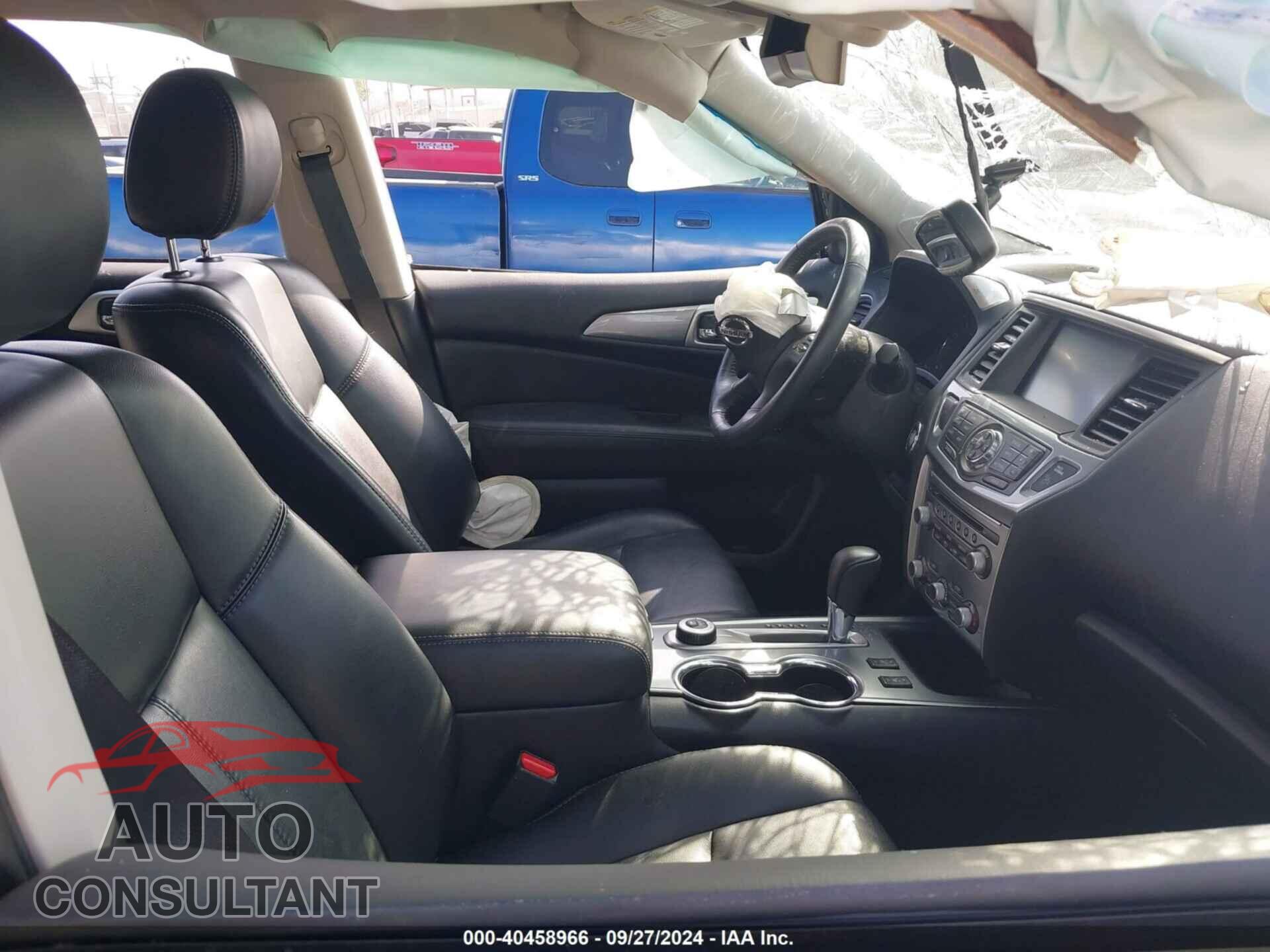NISSAN PATHFINDER 2017 - 5N1DR2MM2HC638935