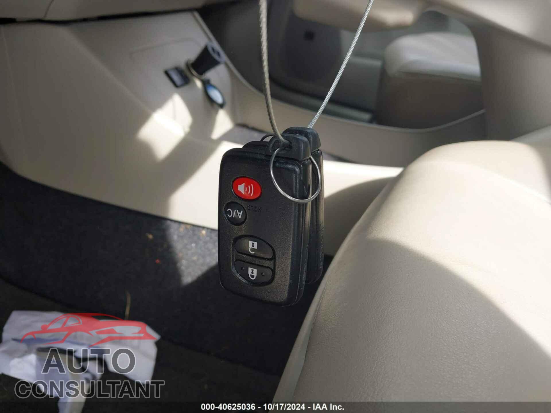 TOYOTA PRIUS 2014 - JTDKN3DU8E1814357
