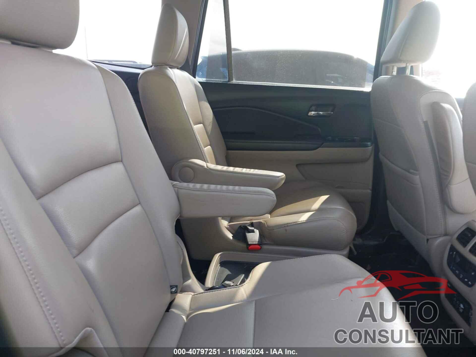 HONDA PILOT 2019 - 5FNYF5H62KB009696
