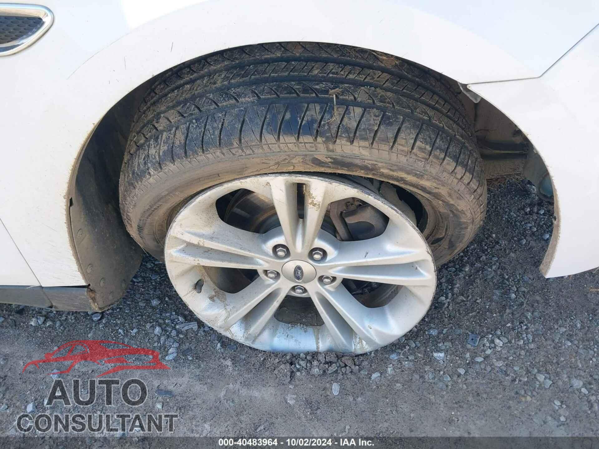 FORD TAURUS 2015 - 1FAHP2D8XFG200237