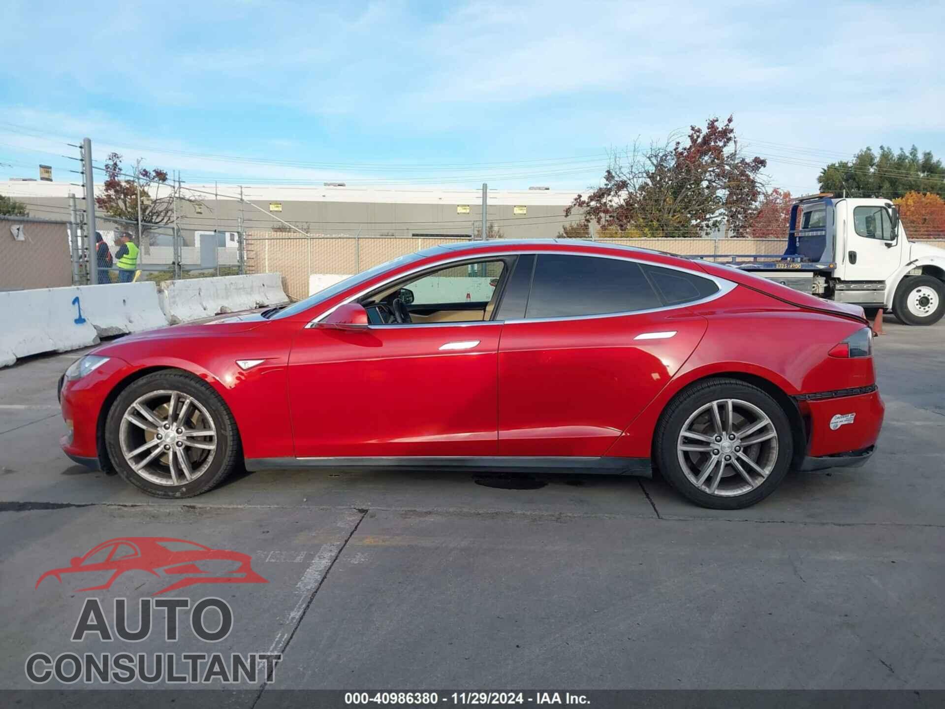 TESLA MODEL S 2013 - 5YJSA1CG8DFP15622