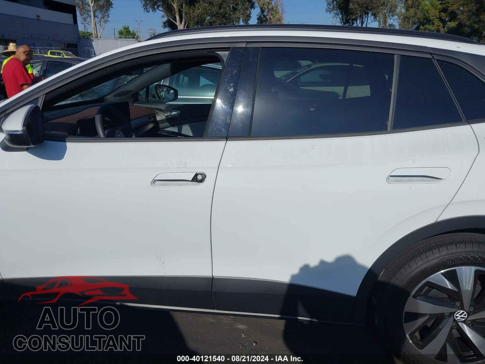 VOLKSWAGEN ID.4 2023 - 1V2CMPE82PC035784