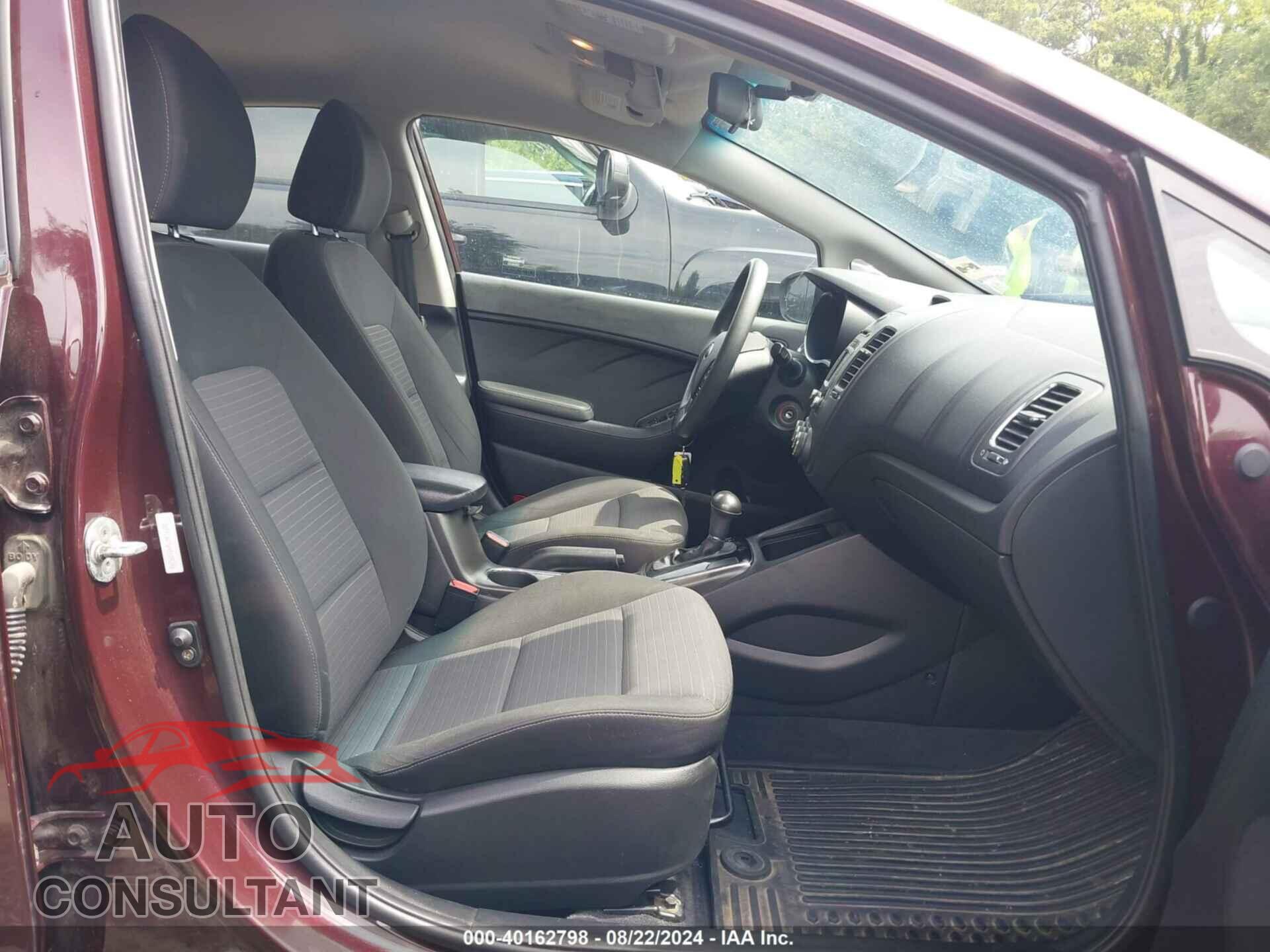 KIA FORTE 2017 - 3KPFL4A76HE109246