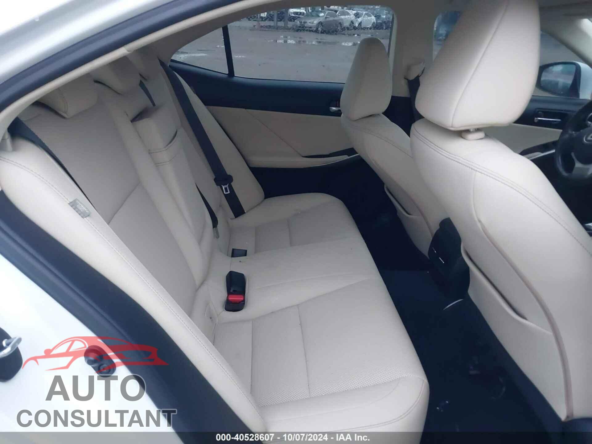 LEXUS IS 2016 - JTHBA1D24G5005320