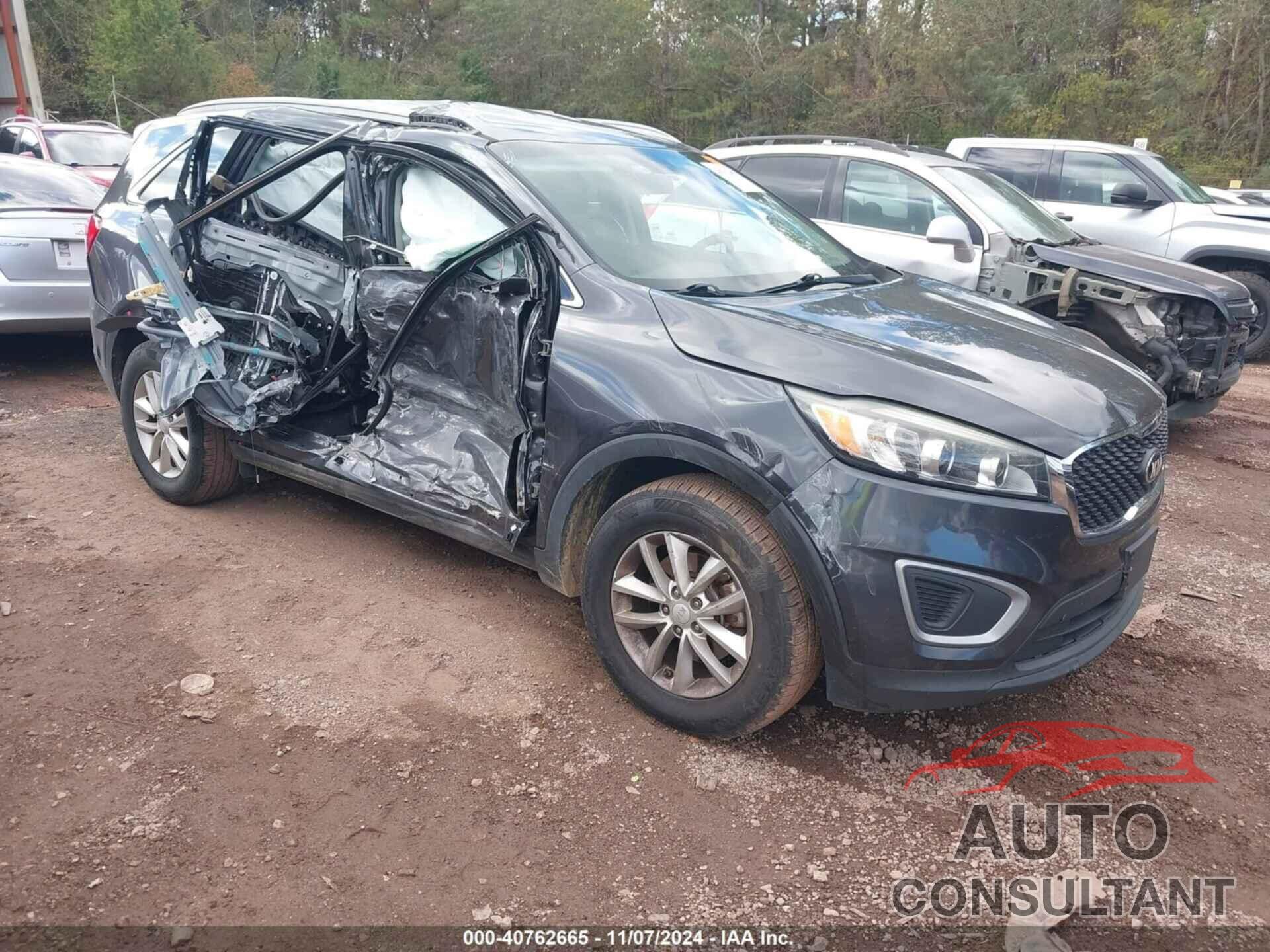 KIA SORENTO 2017 - 5XYPG4A38HG322983