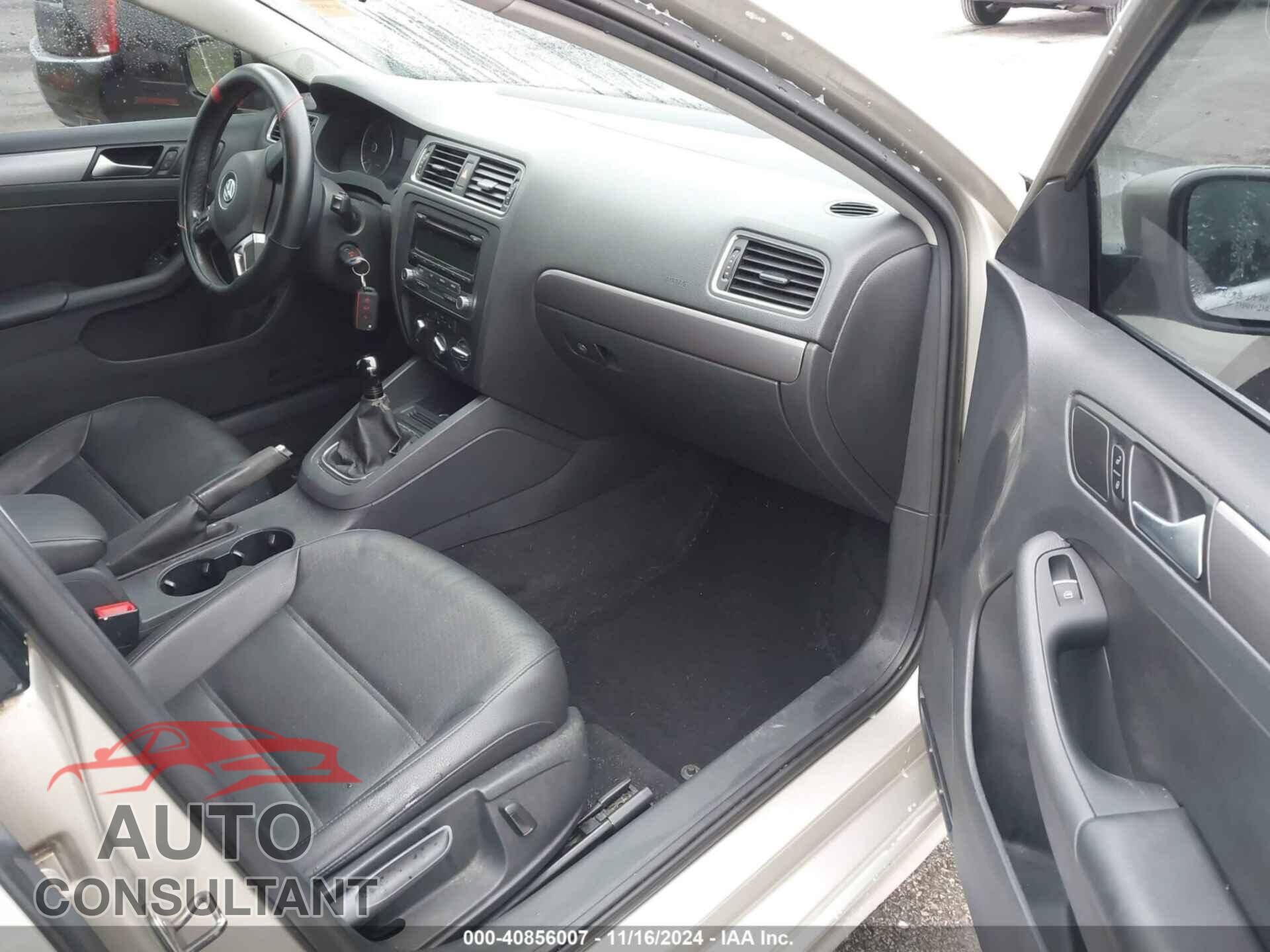 VOLKSWAGEN JETTA 2014 - 3VW3L7AJ9EM233056