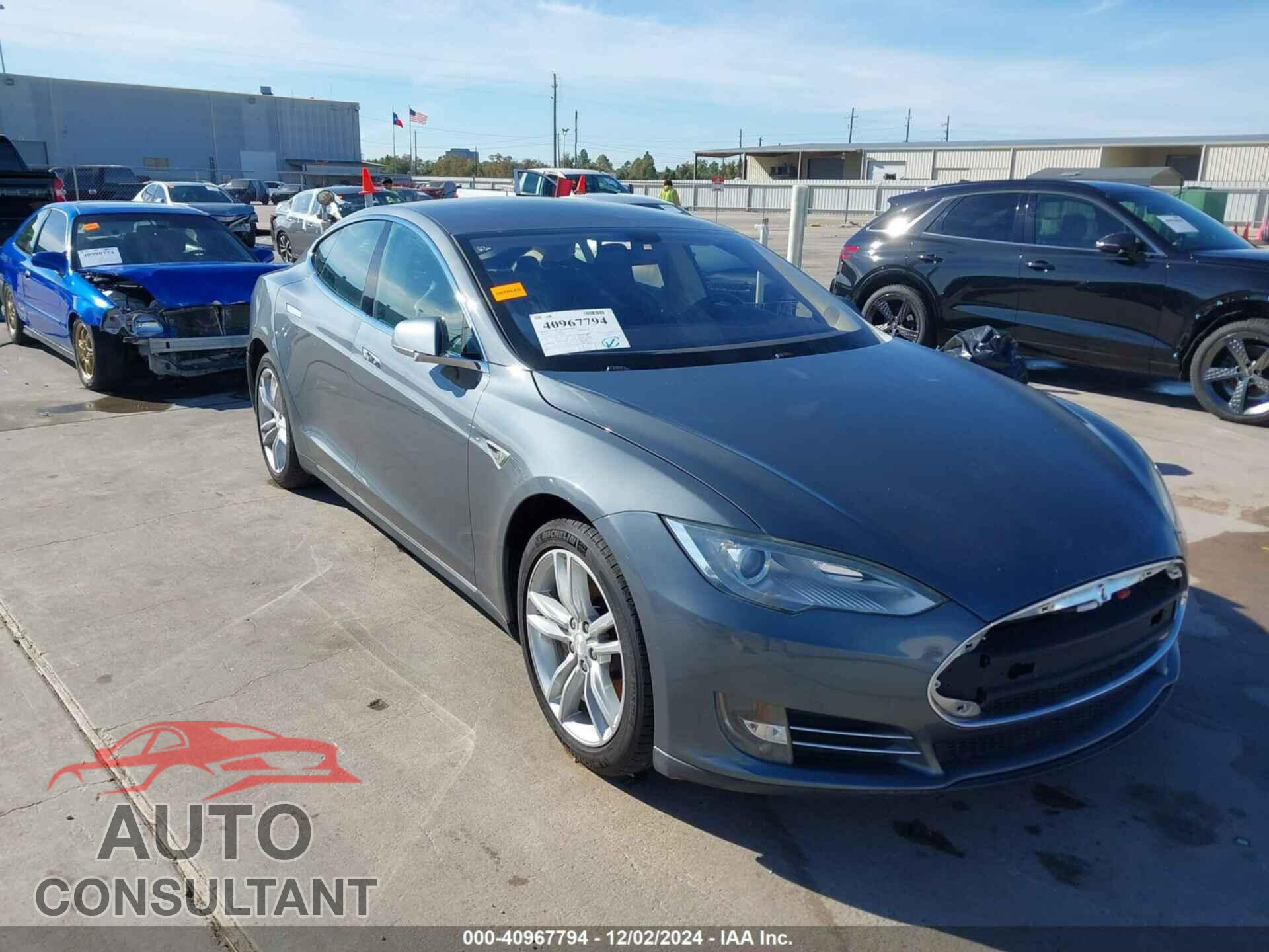 TESLA MODEL S 2013 - 5YJSA1CN4DFP06768