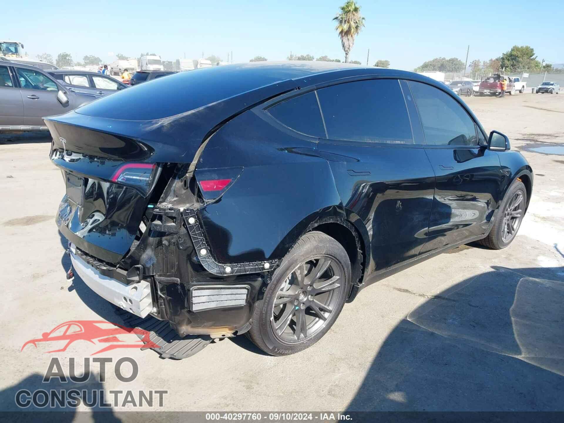TESLA MODEL Y 2024 - 7SAYGDED9RF098321