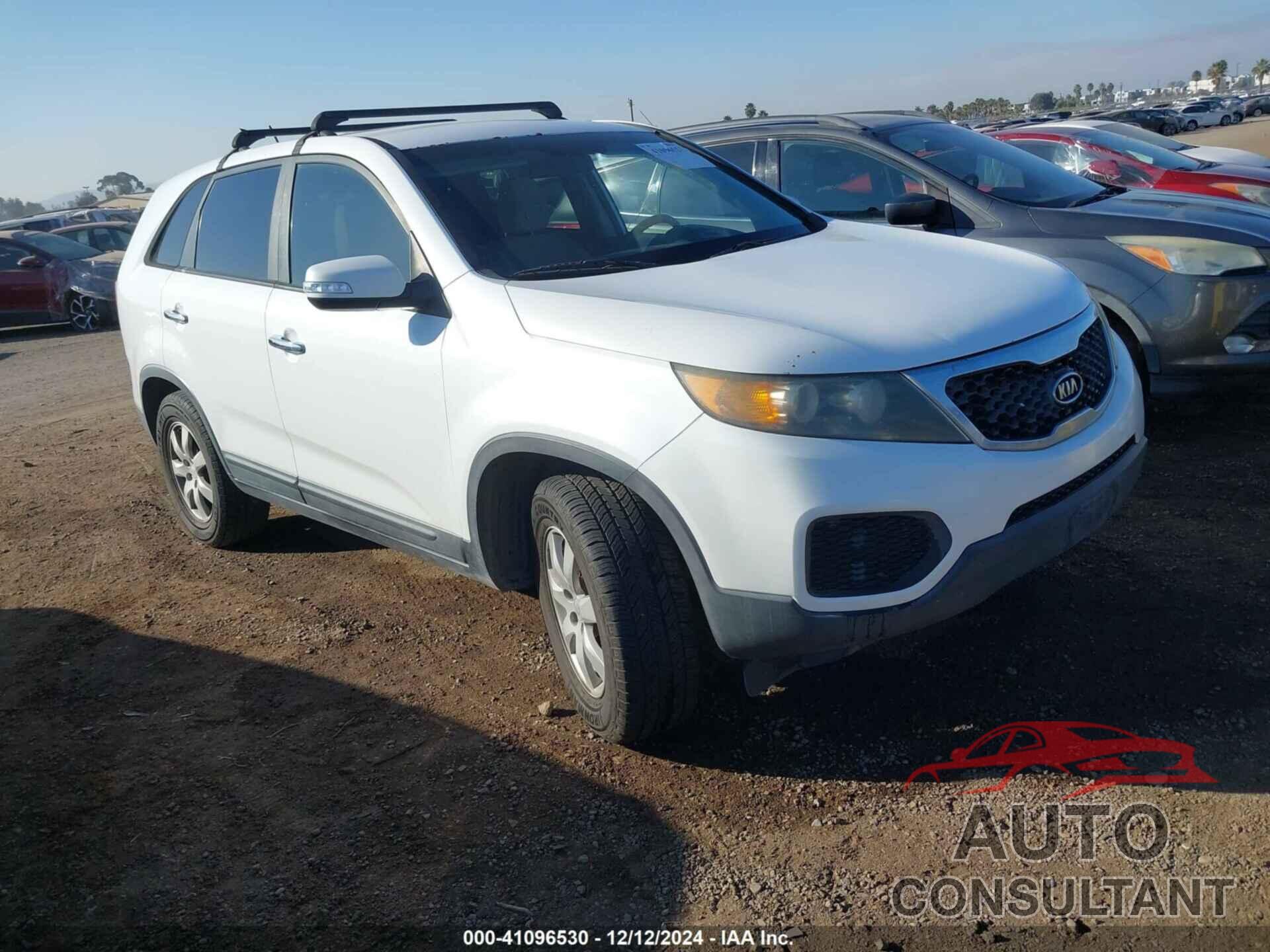 KIA SORENTO 2011 - 5XYKT3A13BG051658