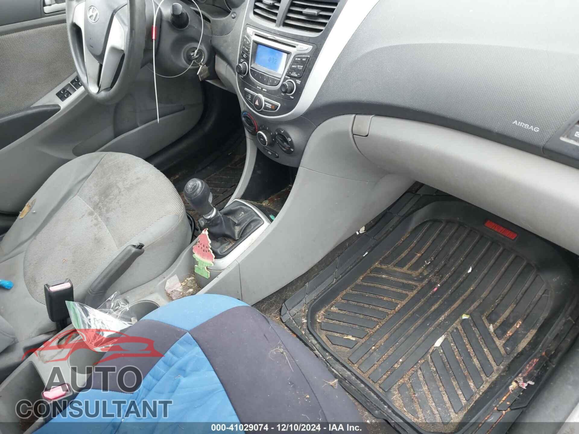 HYUNDAI ACCENT 2013 - KMHCT4AE4DU323418