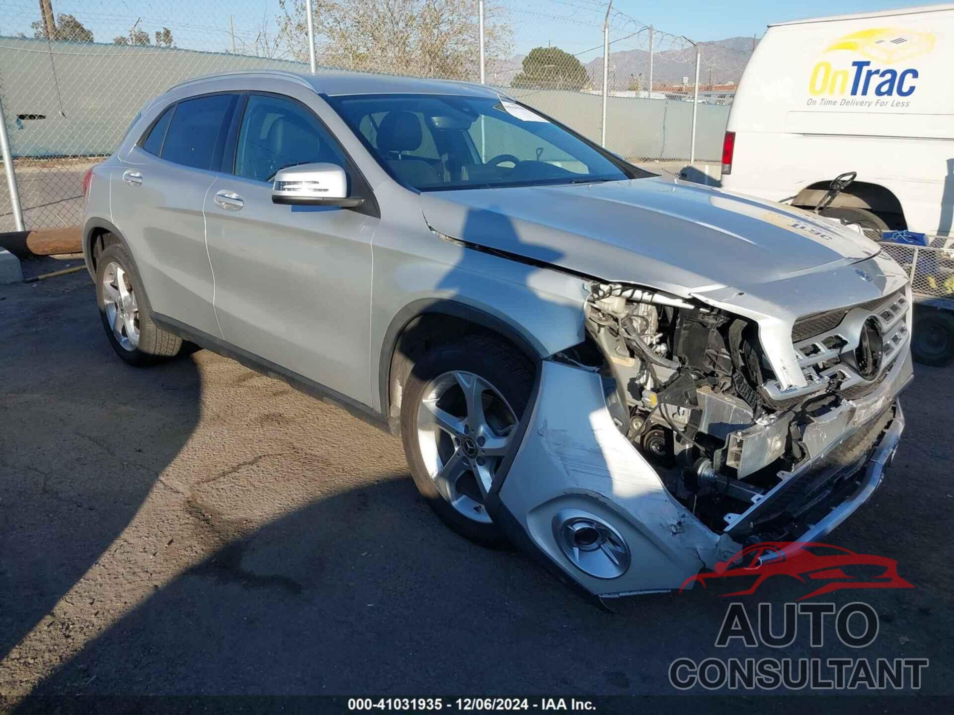 MERCEDES-BENZ GLA 250 2018 - WDCTG4GB8JJ521027