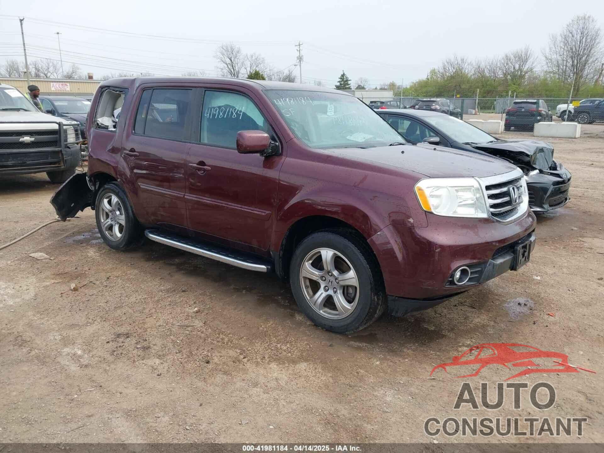 HONDA PILOT 2013 - 5FNYF4H50DB036352