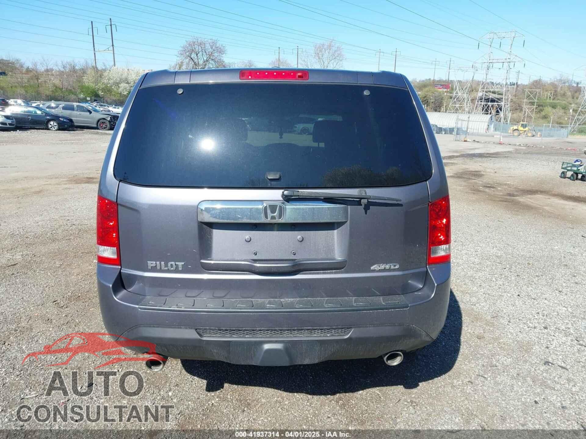 HONDA PILOT 2015 - 5FNYF4H57FB007322