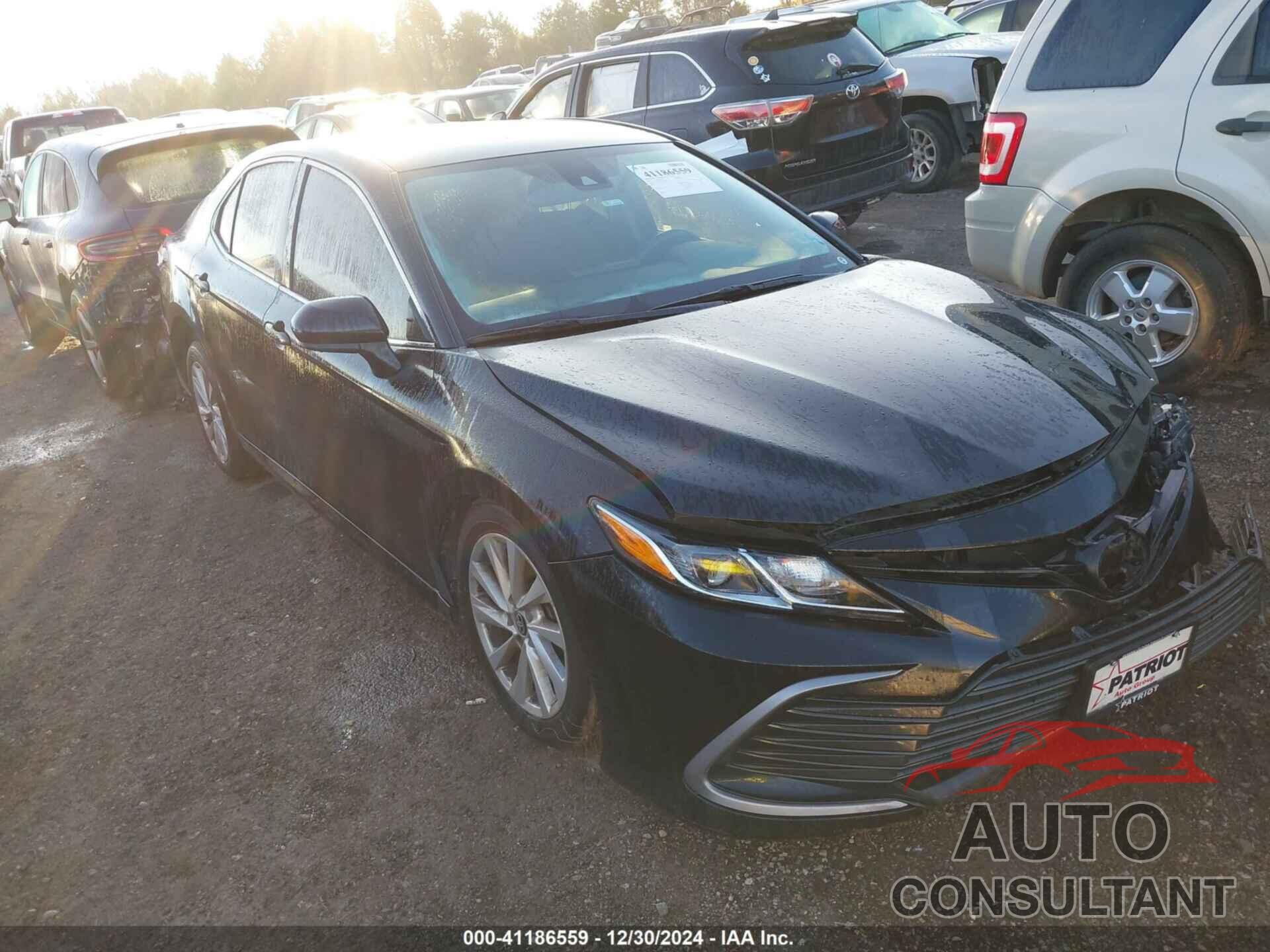 TOYOTA CAMRY 2021 - 4T1C11AK2MU465387