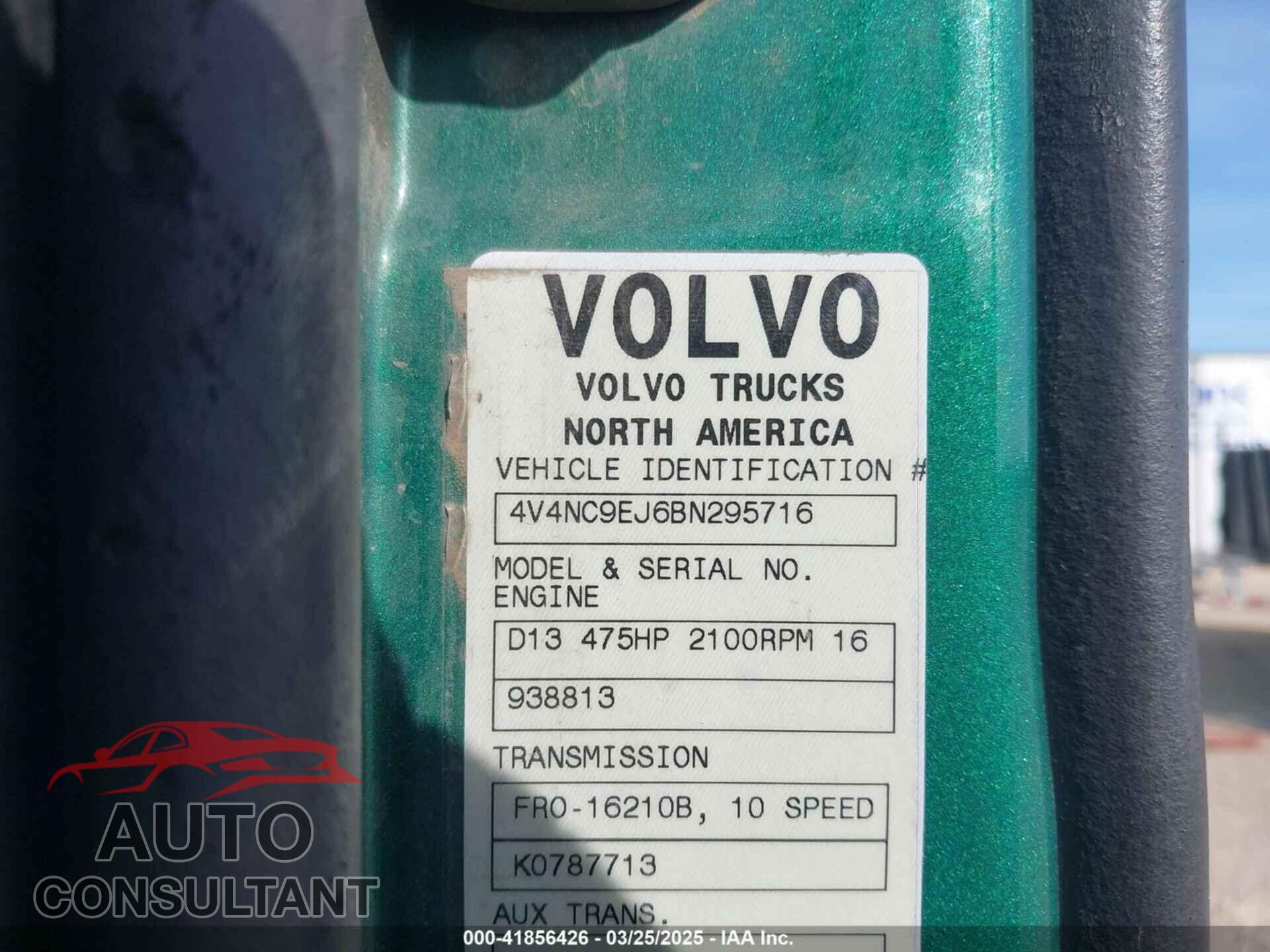 VOLVO VN 2011 - 4V4NC9EJ6BN295716