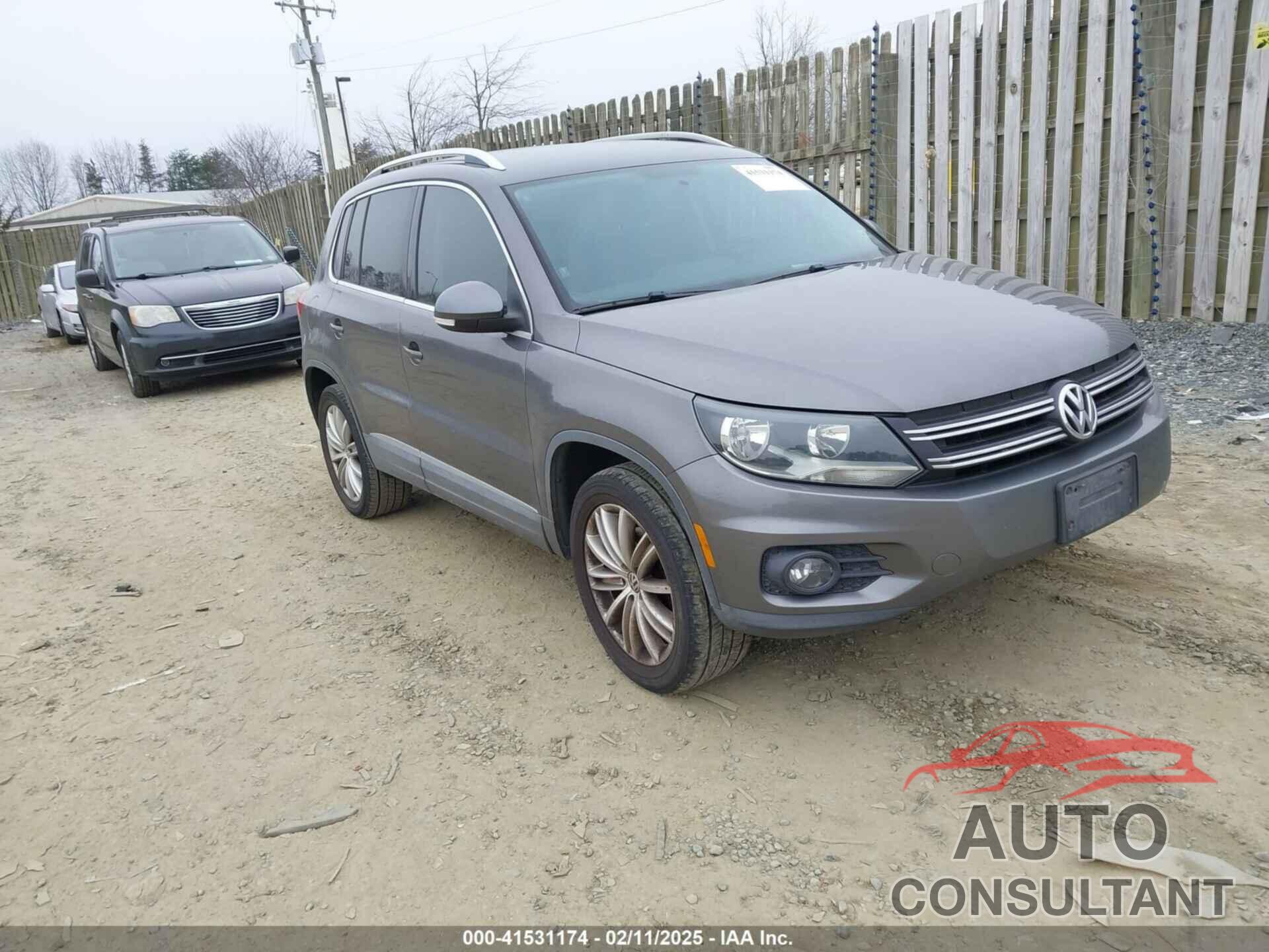 VOLKSWAGEN TIGUAN 2012 - WVGAV7AX6CW001838