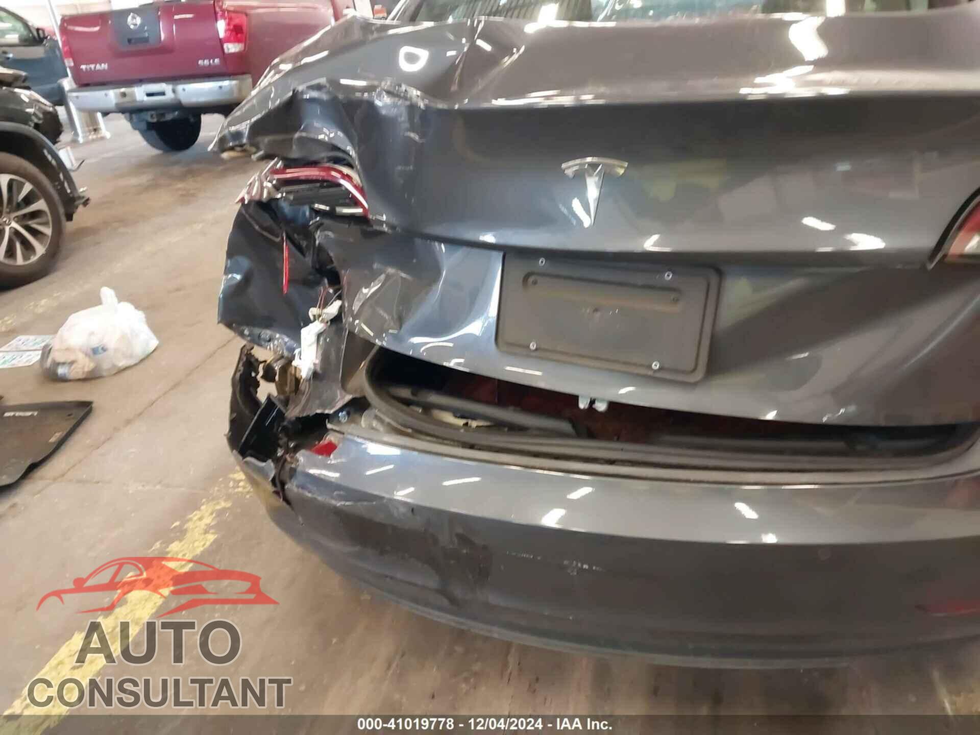 TESLA MODEL 3 2019 - 5YJ3E1EA7KF190275