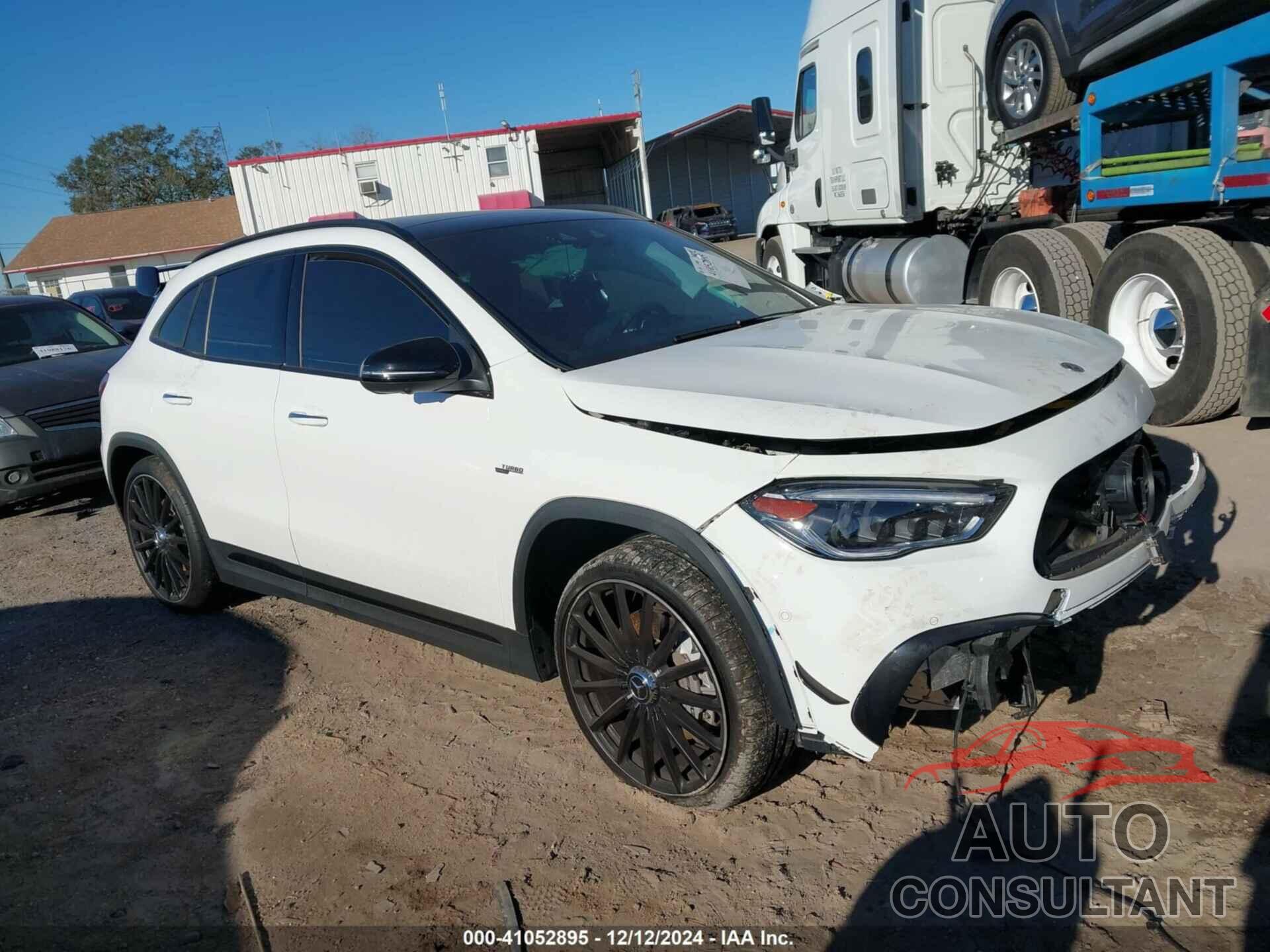 MERCEDES-BENZ AMG GLA 35 2023 - W1N4N5BB8PJ511399