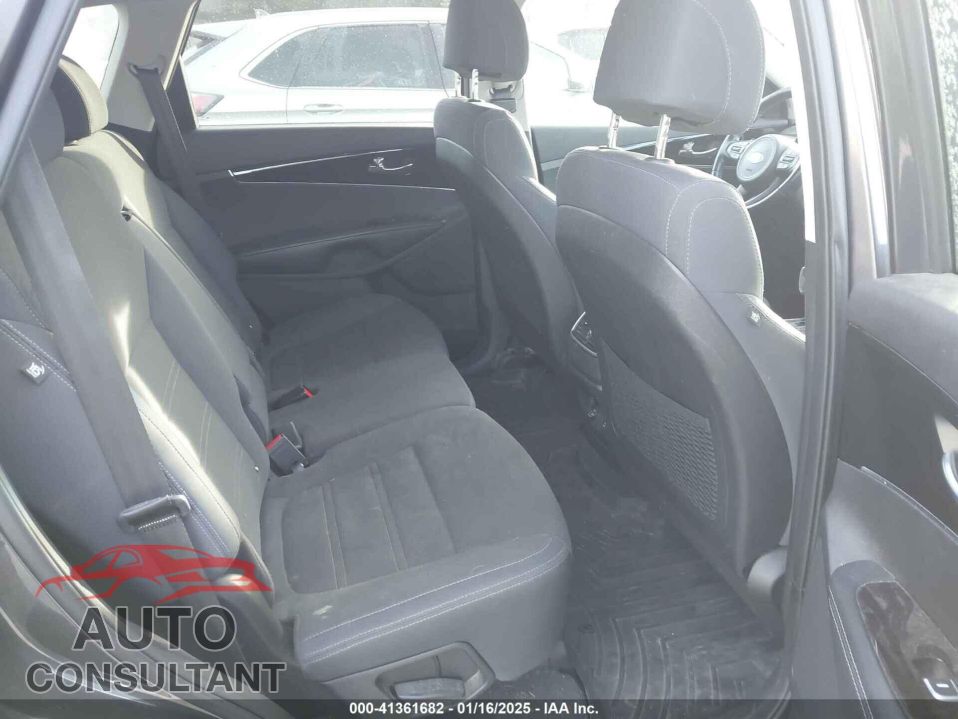 KIA SORENTO 2017 - 5XYPGDA52HG291036