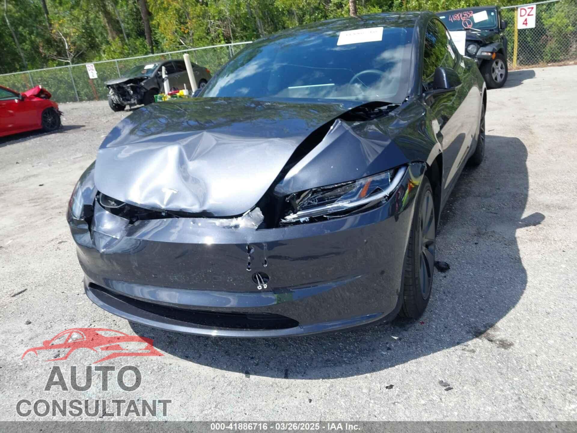 TESLA MODEL 3 2025 - 5YJ3E1EA9SF897555
