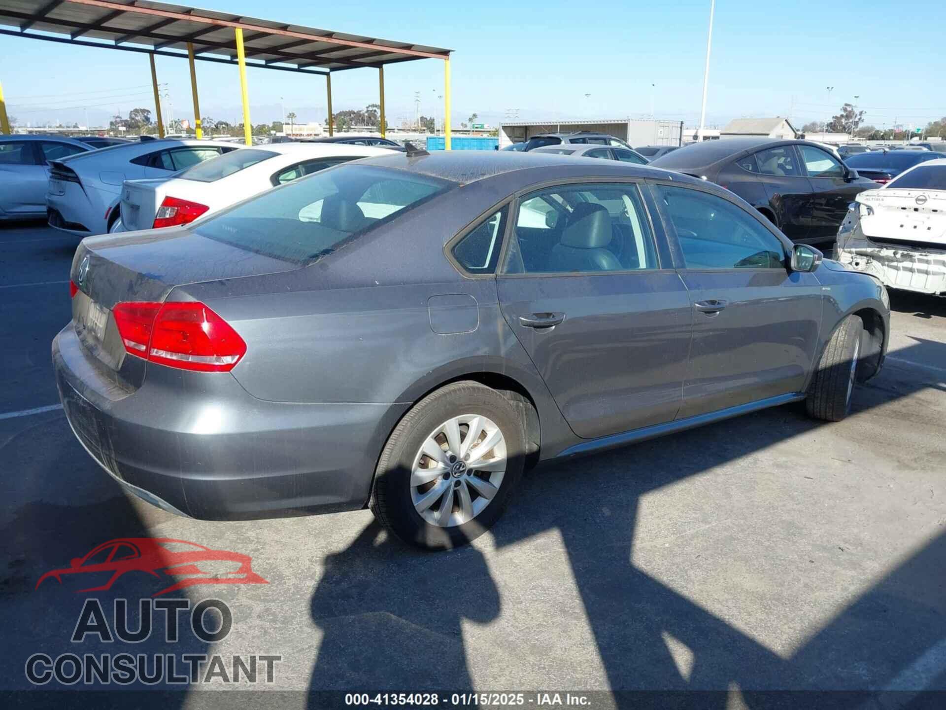 VOLKSWAGEN PASSAT 2013 - 1VWAP7A36DC137172