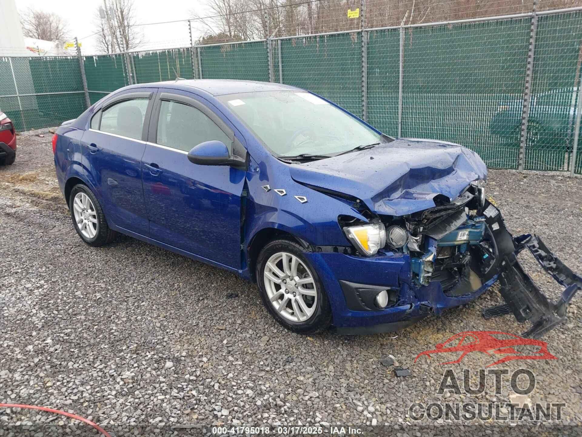 CHEVROLET SONIC 2013 - 1G1JC5SH9D4251652