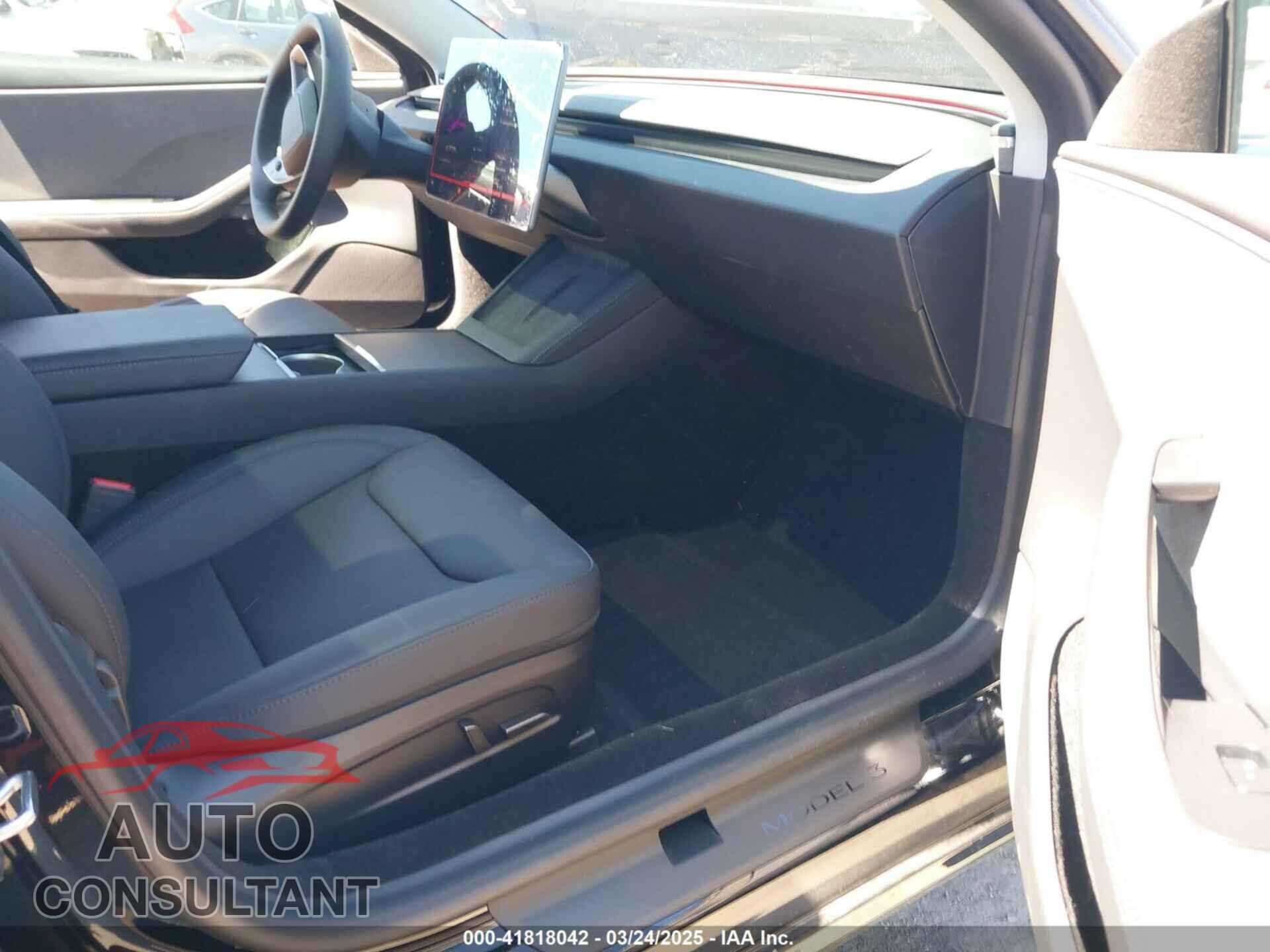 TESLA MODEL 3 2025 - 5YJ3E1EA5SF919681