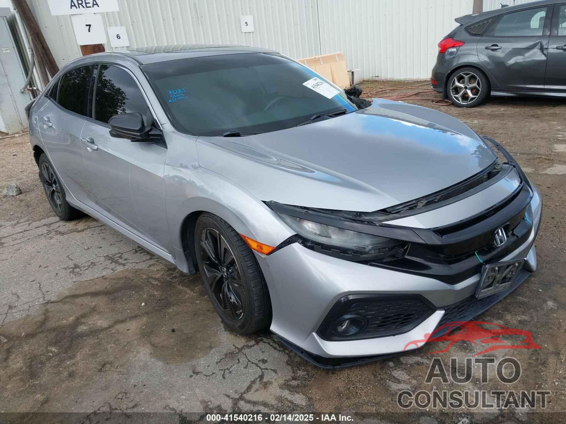HONDA CIVIC 2018 - SHHFK7H57JU432826
